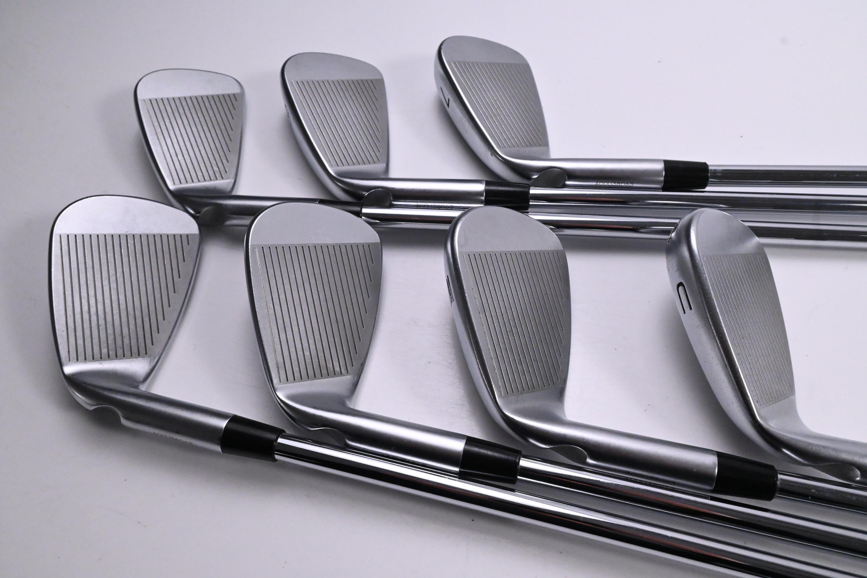 Ping i230 Irons / 5-PW+UW / Black Dot / Regular Flex Elevate MPH 95 Shafts