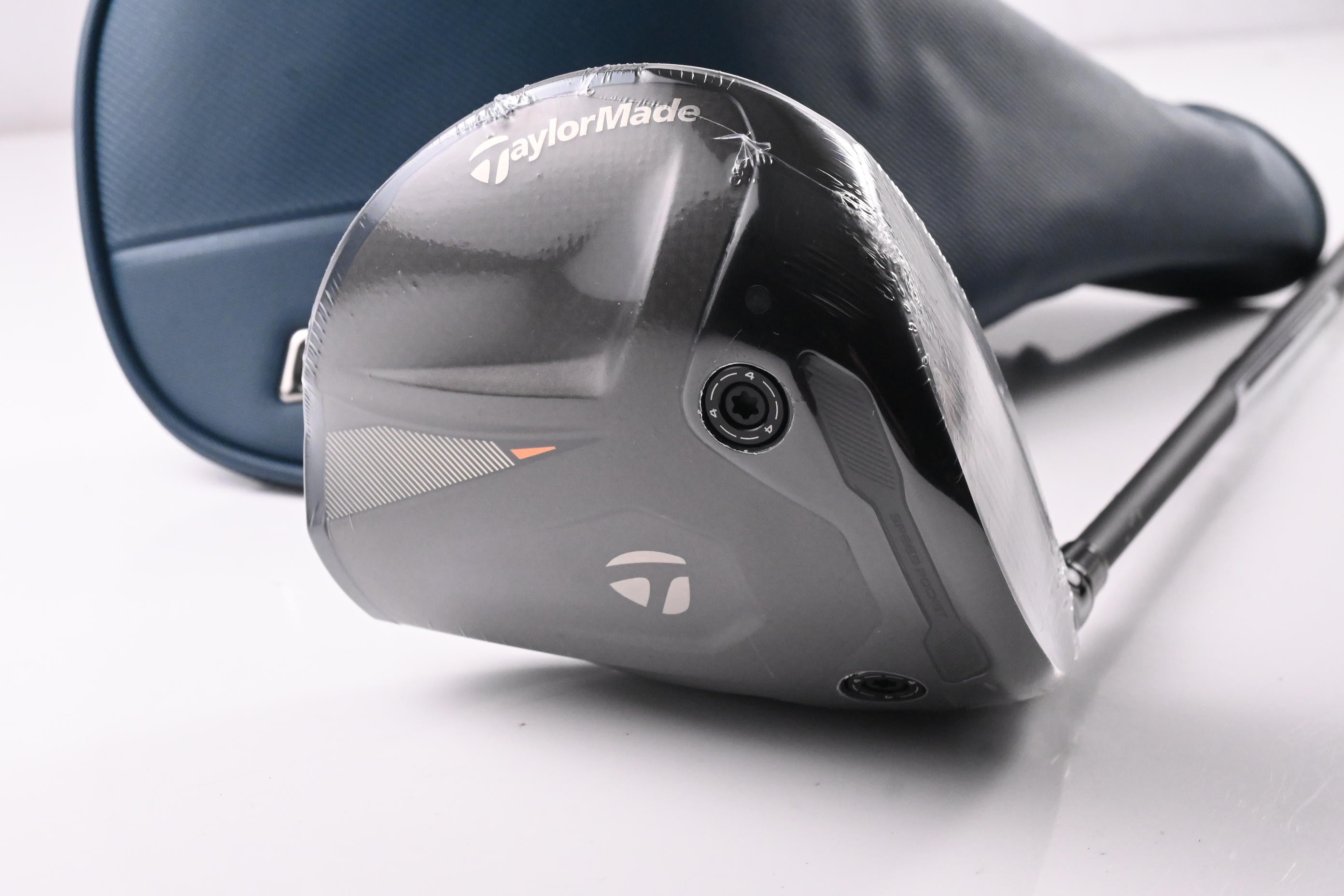 Taylormade Qi4D Driver / 10.5 Degree / Regular Shaft Reax Blue 50 Shaft
