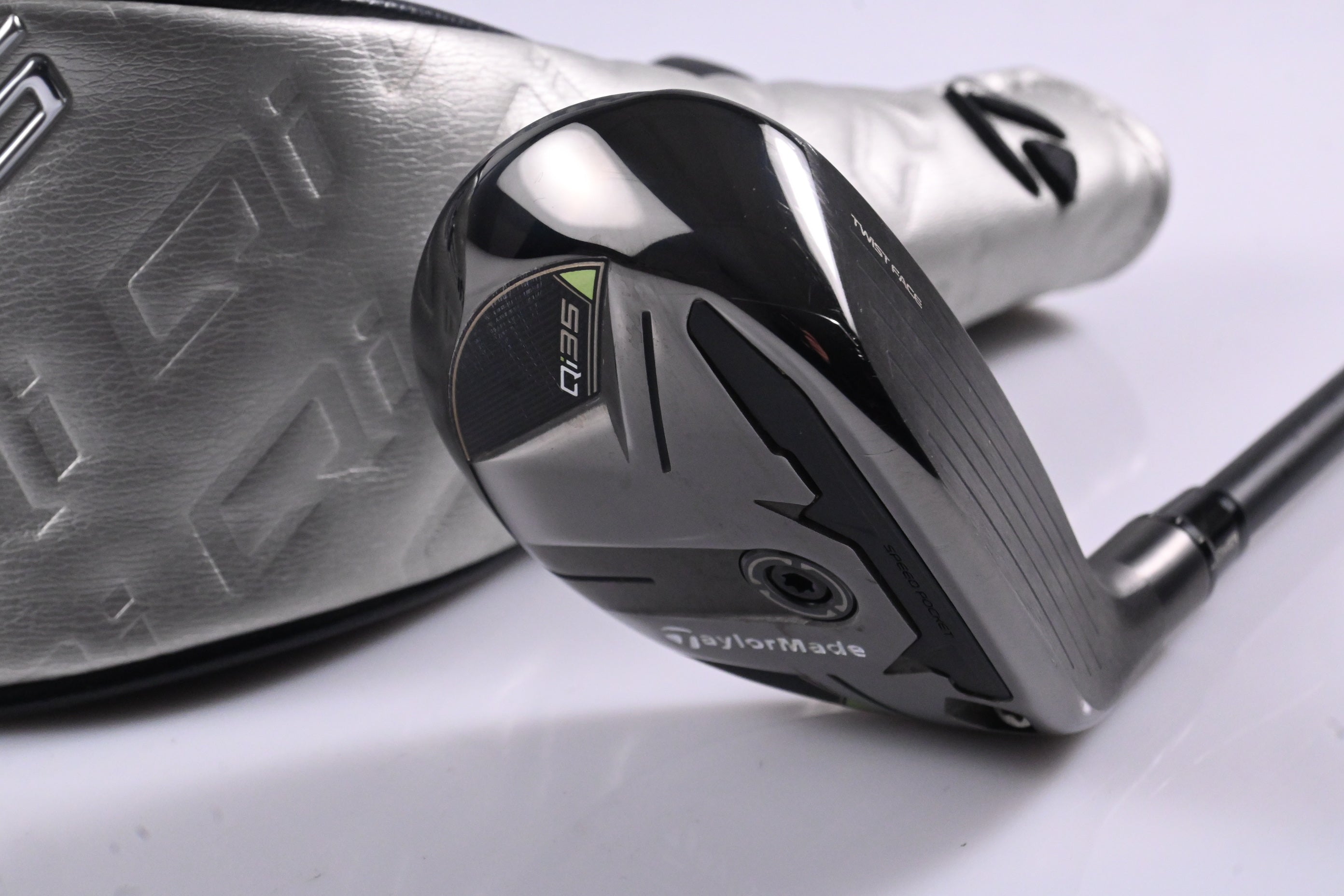 Taylormade Qi35 #4 Hybrid / 22 Degree / Regular Flex Fujikura Ventus Blue '25 6