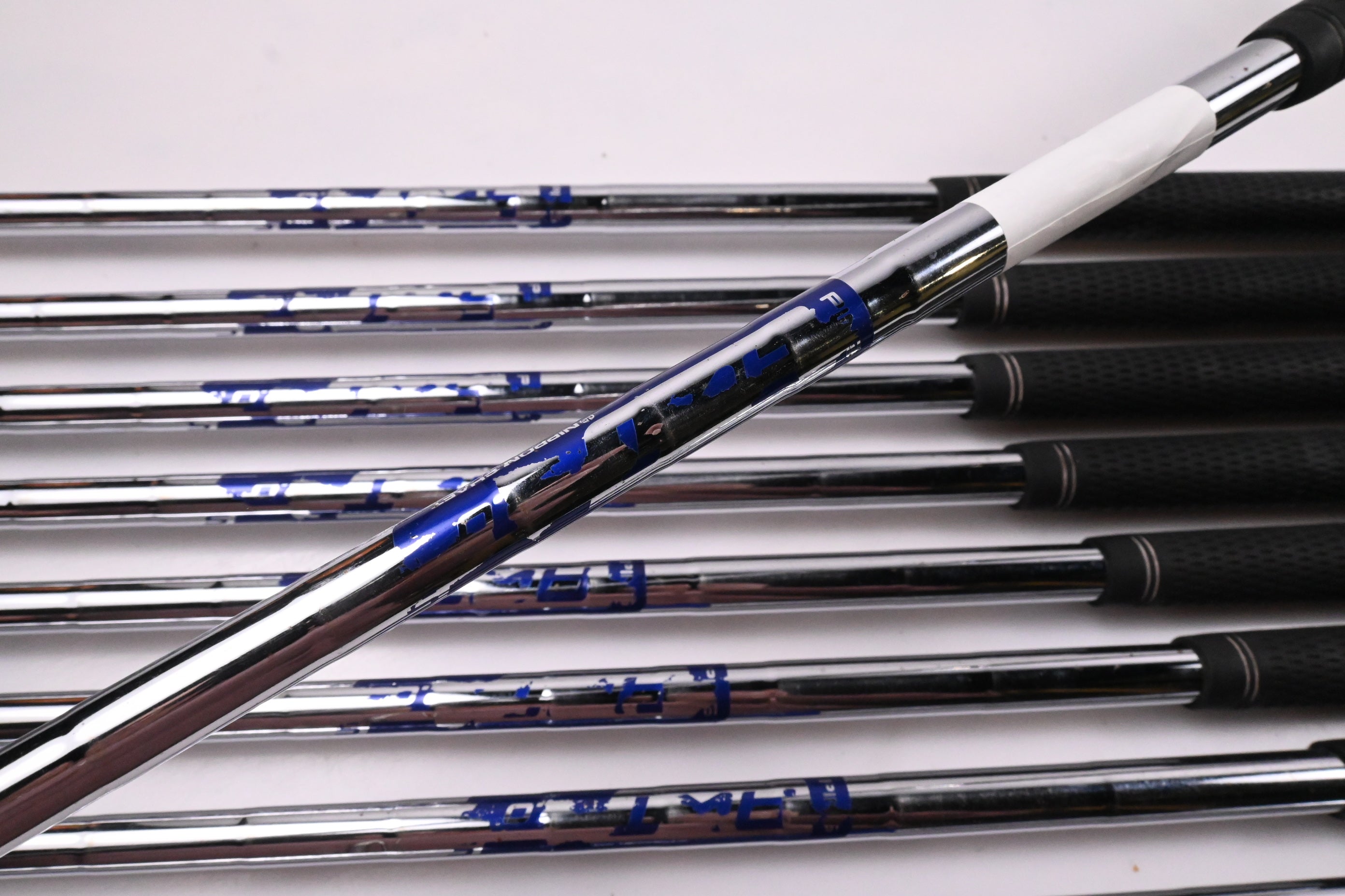 Ping G700 Irons / 4-PW+GW+SW / Maroon Dot / Stiff Flex Ping AWT 2.0 Shafts