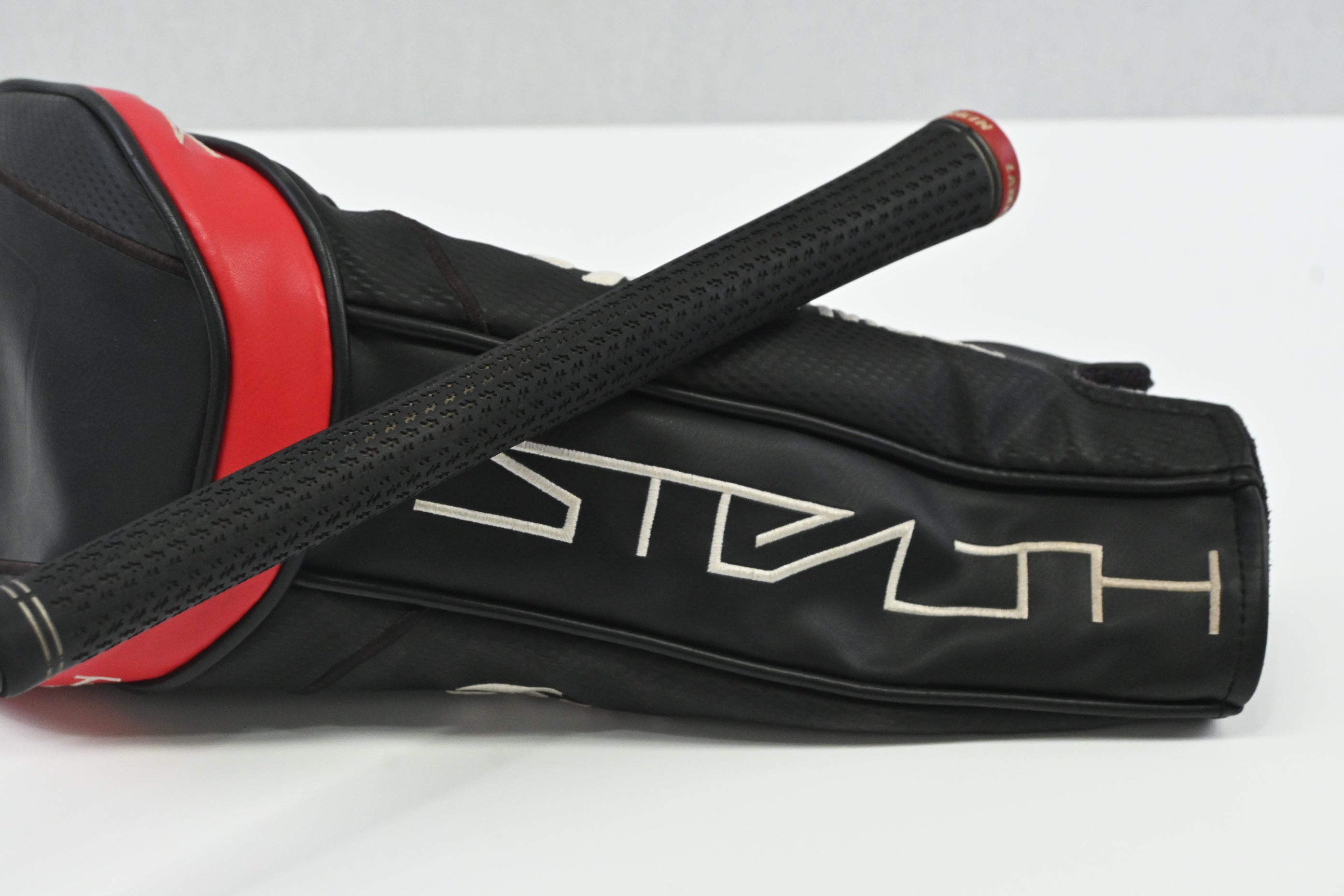 Taylormade Stealth Driver / 10.5 Degree / Regular Flex Fujikura Ventus Red 5