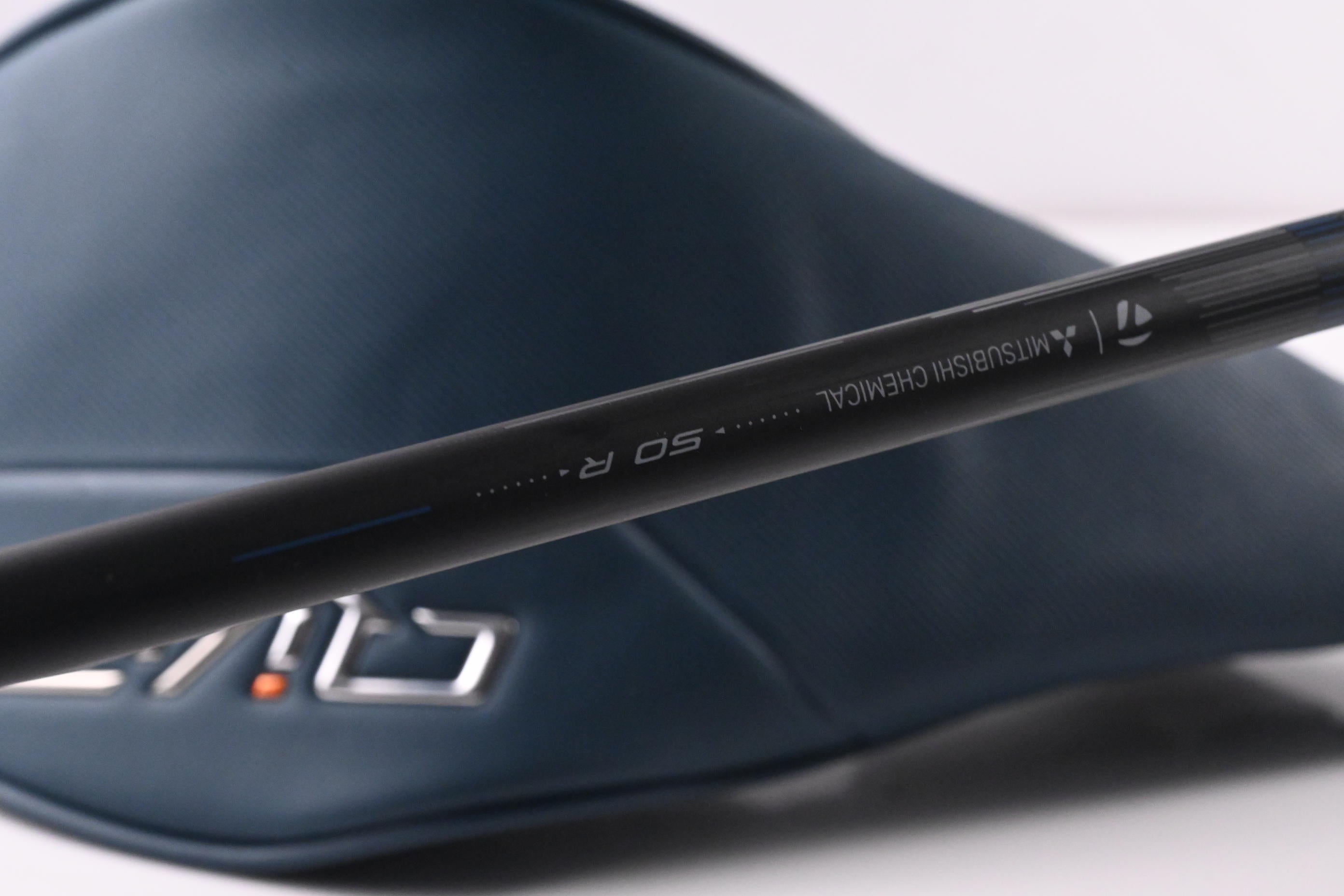Taylormade Qi4D Driver / 10.5 Degree / Regular Shaft Reax Blue 50 Shaft
