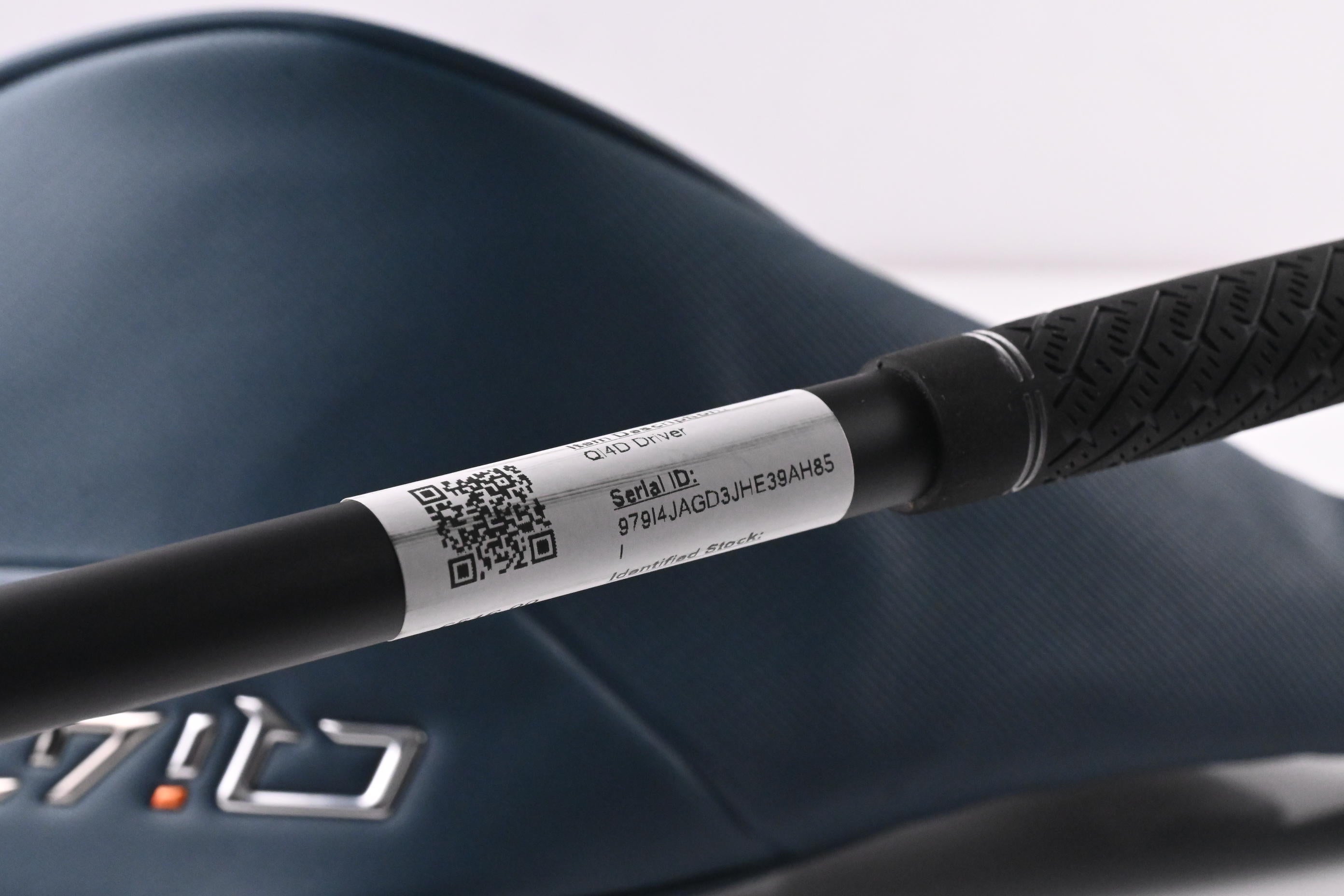 Taylormade Qi4D Driver / 10.5 Degree / Regular Shaft Reax Blue 50 Shaft