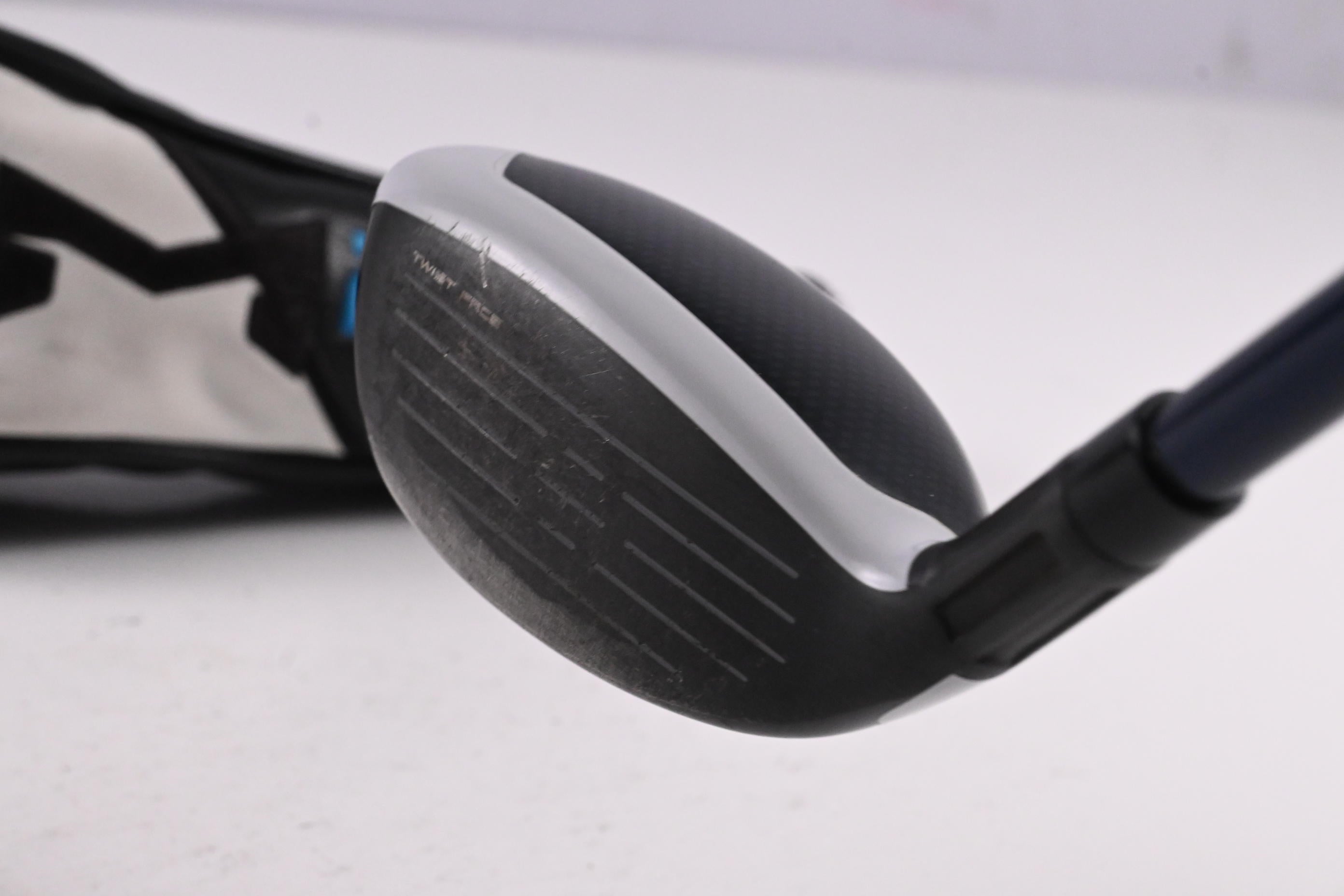 Taylormade SIM2 Max #3 Hybrid / 19 Degree / Regular Flex Ventus Blue 6 Shaft