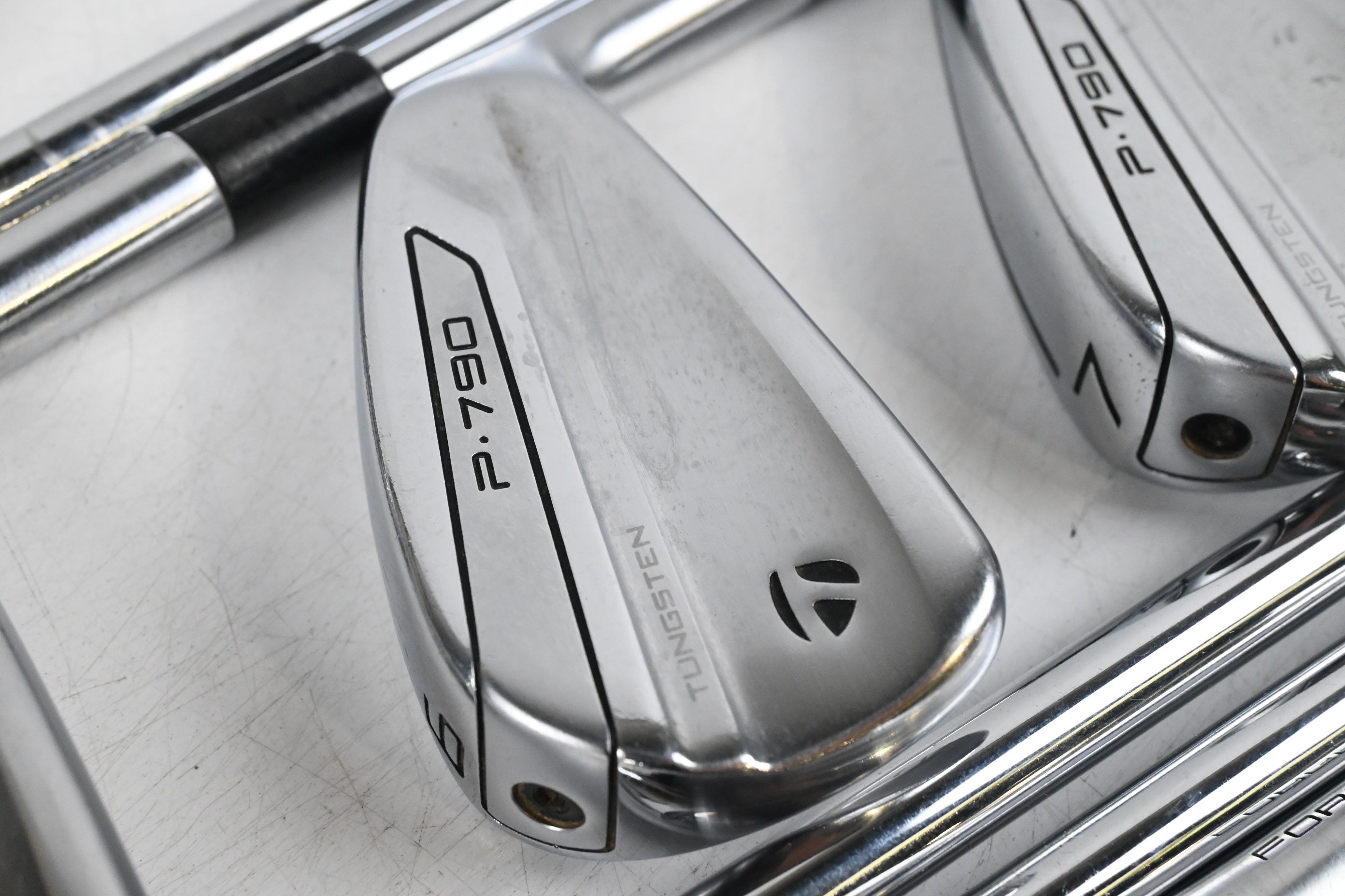 Taylormade P790 2019 Irons / 4-PW+GW / Stiff Flex Dynamic Gold 120 S300 Shafts