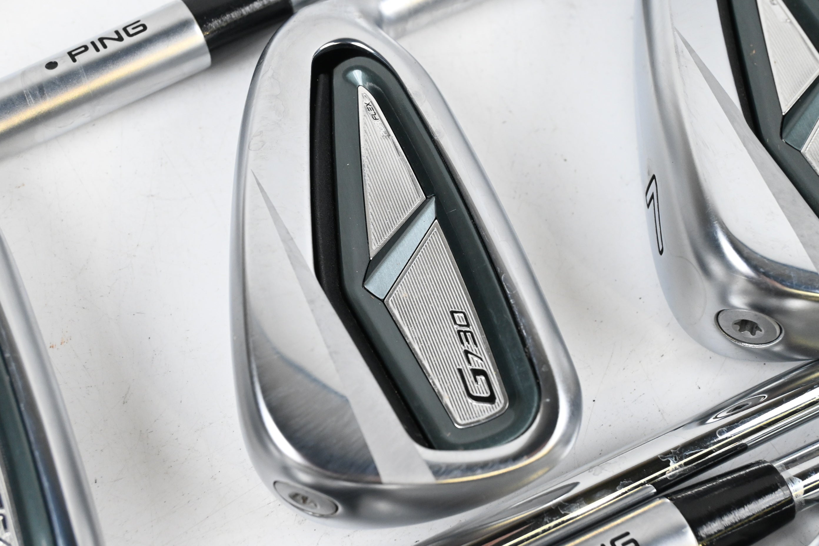 Ping G730 Irons / 5-PW+GW / Black Dot / Regular Flex Dynamic Gold R300 Shafts