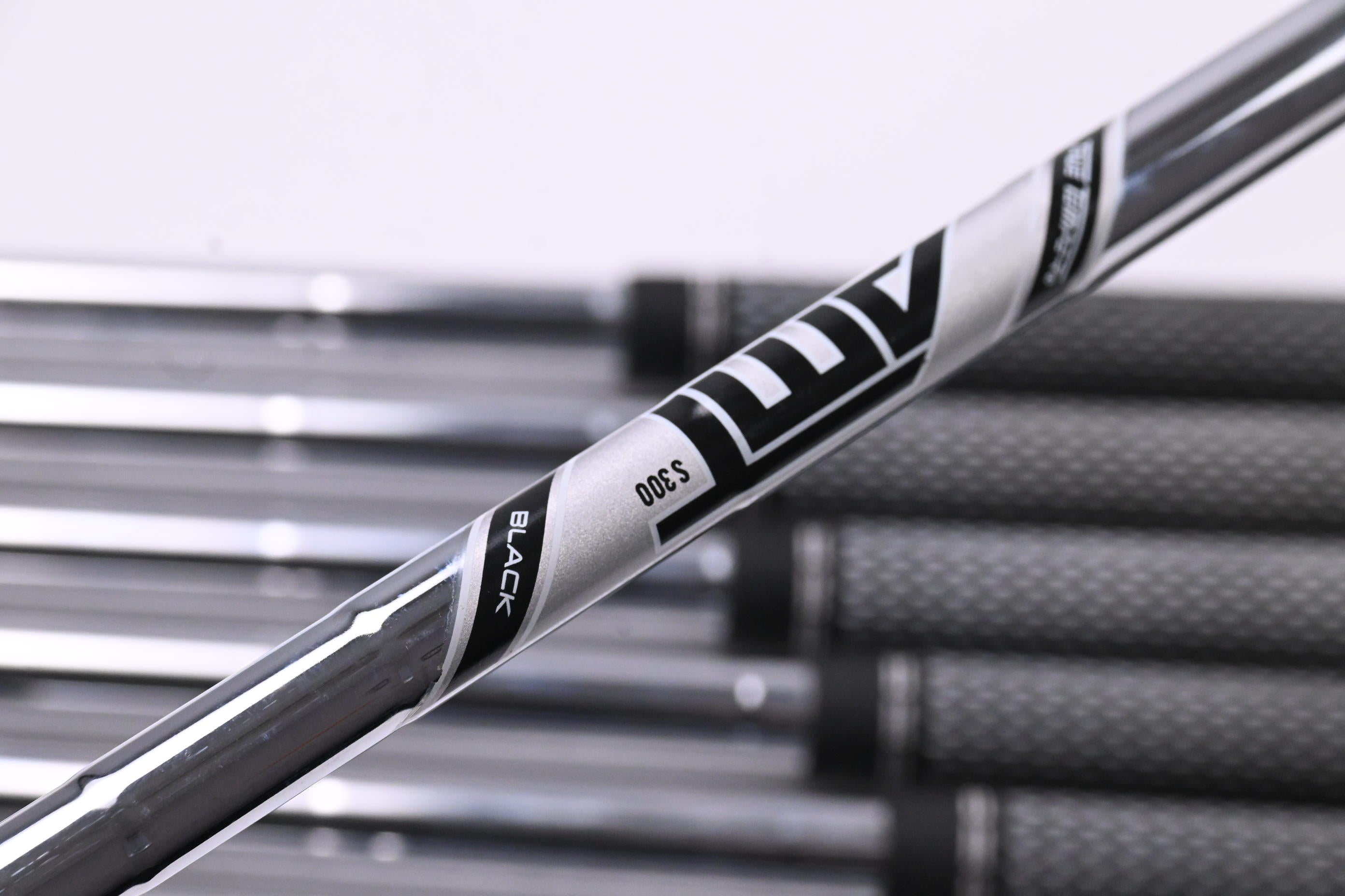 Titleist T200 2021 Irons / 5-PW+48° / Stiff Flex AMT Black S300 Shafts