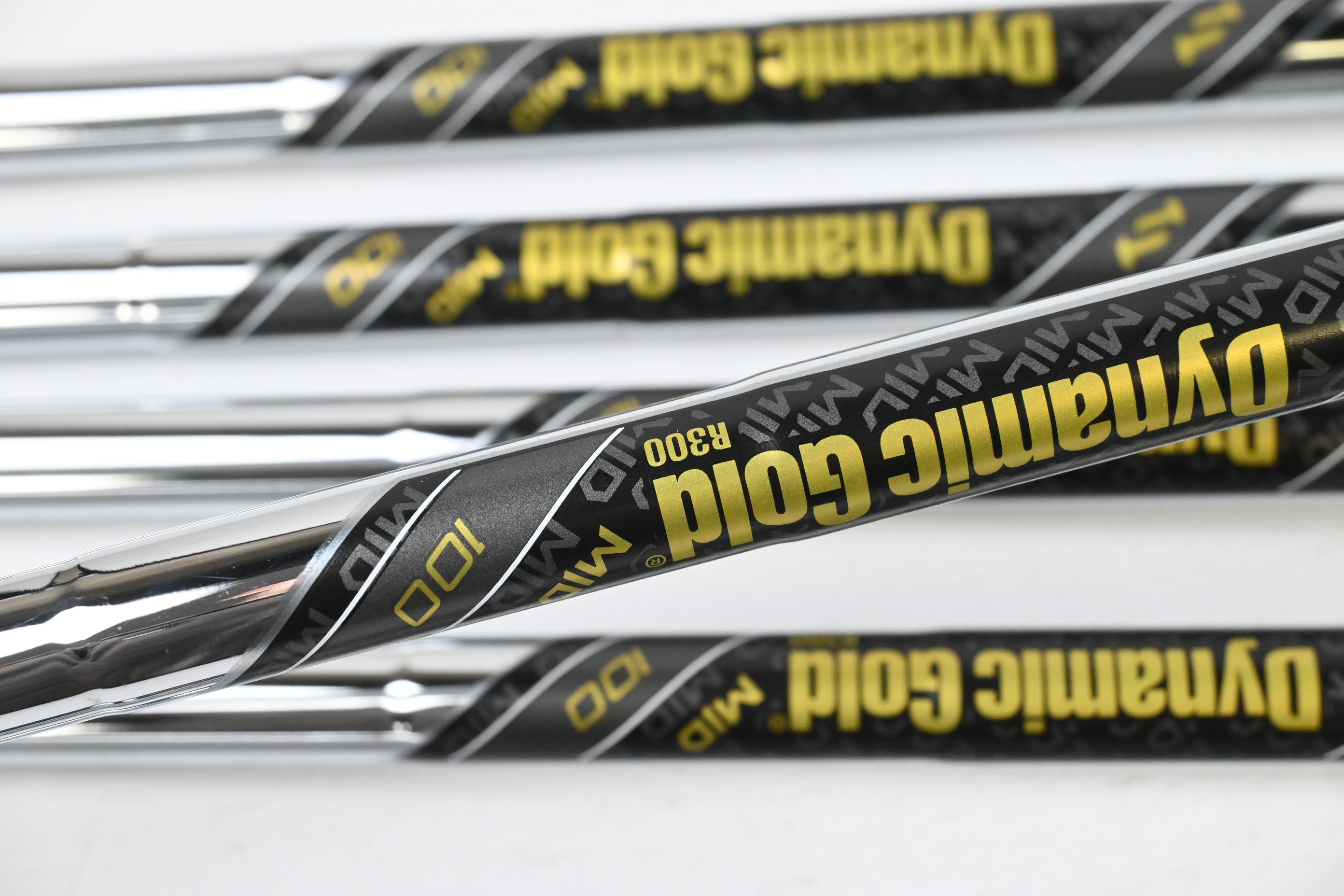 Ping G730 Irons / 5-PW+GW / Black Dot / Regular Flex Dynamic Gold R300 Shafts