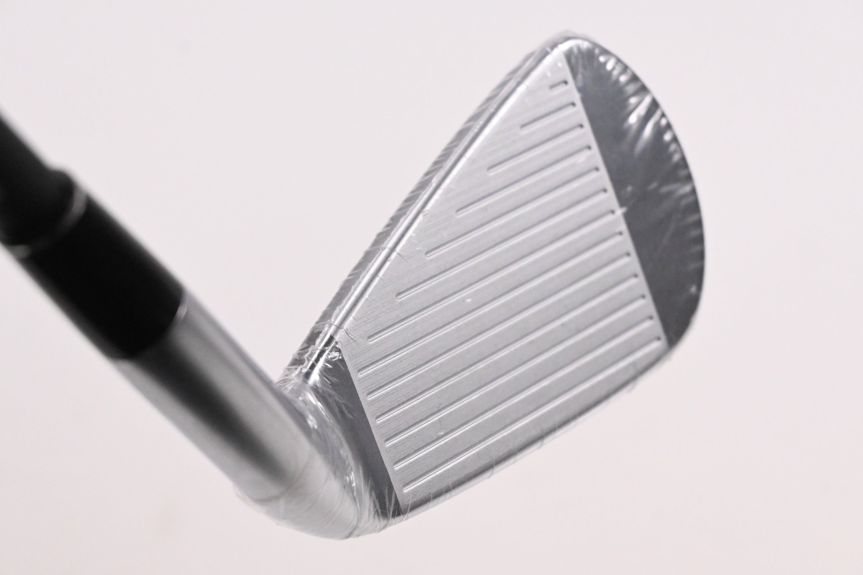 Left Hand Srixon ZXiU Utility #4 Iron / 23 Degree / Regular Flex MMT UT 80 Shaft