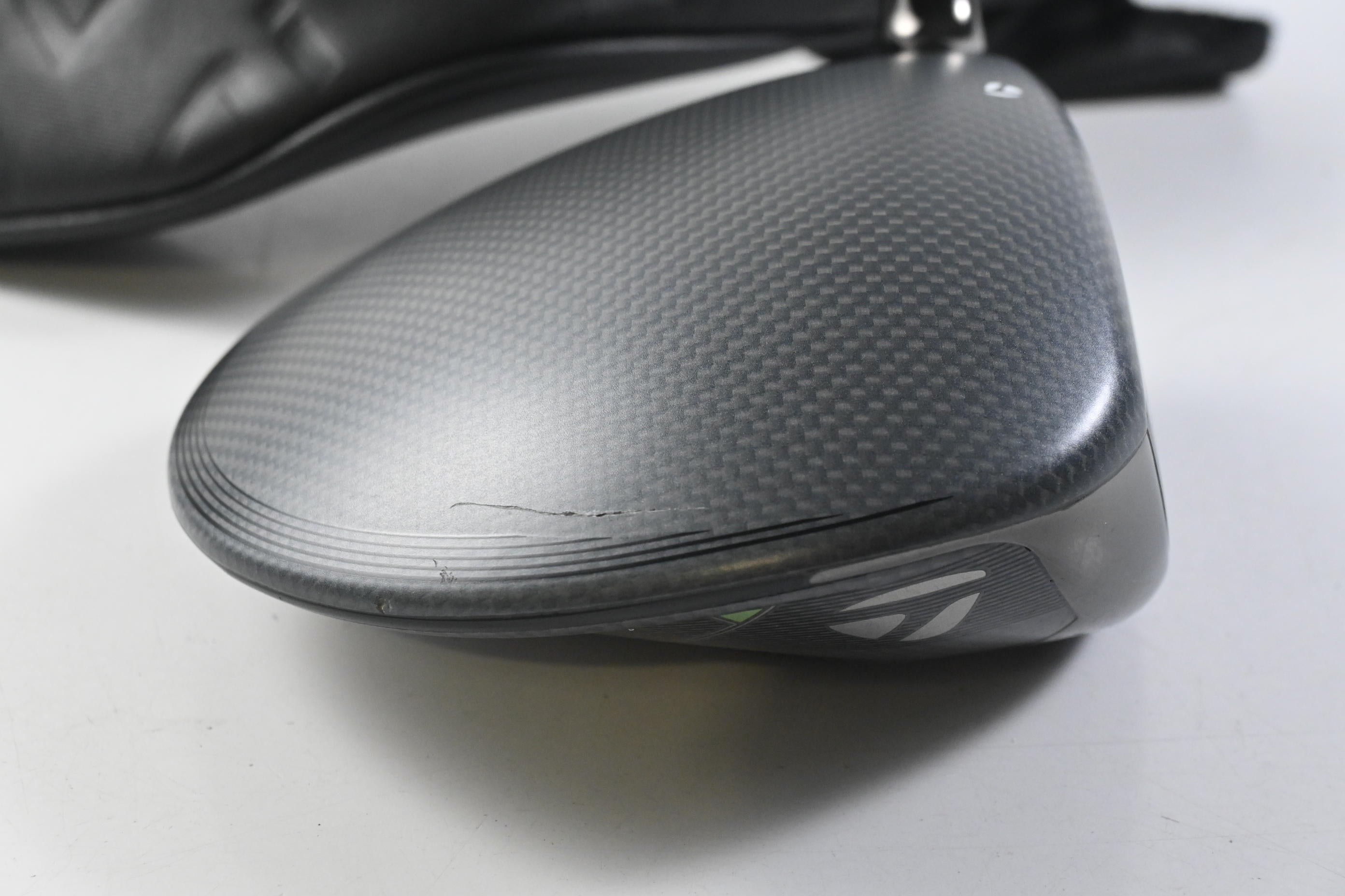 Taylormade Qi35 Driver / 10.5 Degree / Regular Flex Fujikura Ventus Blue 5 Shaft