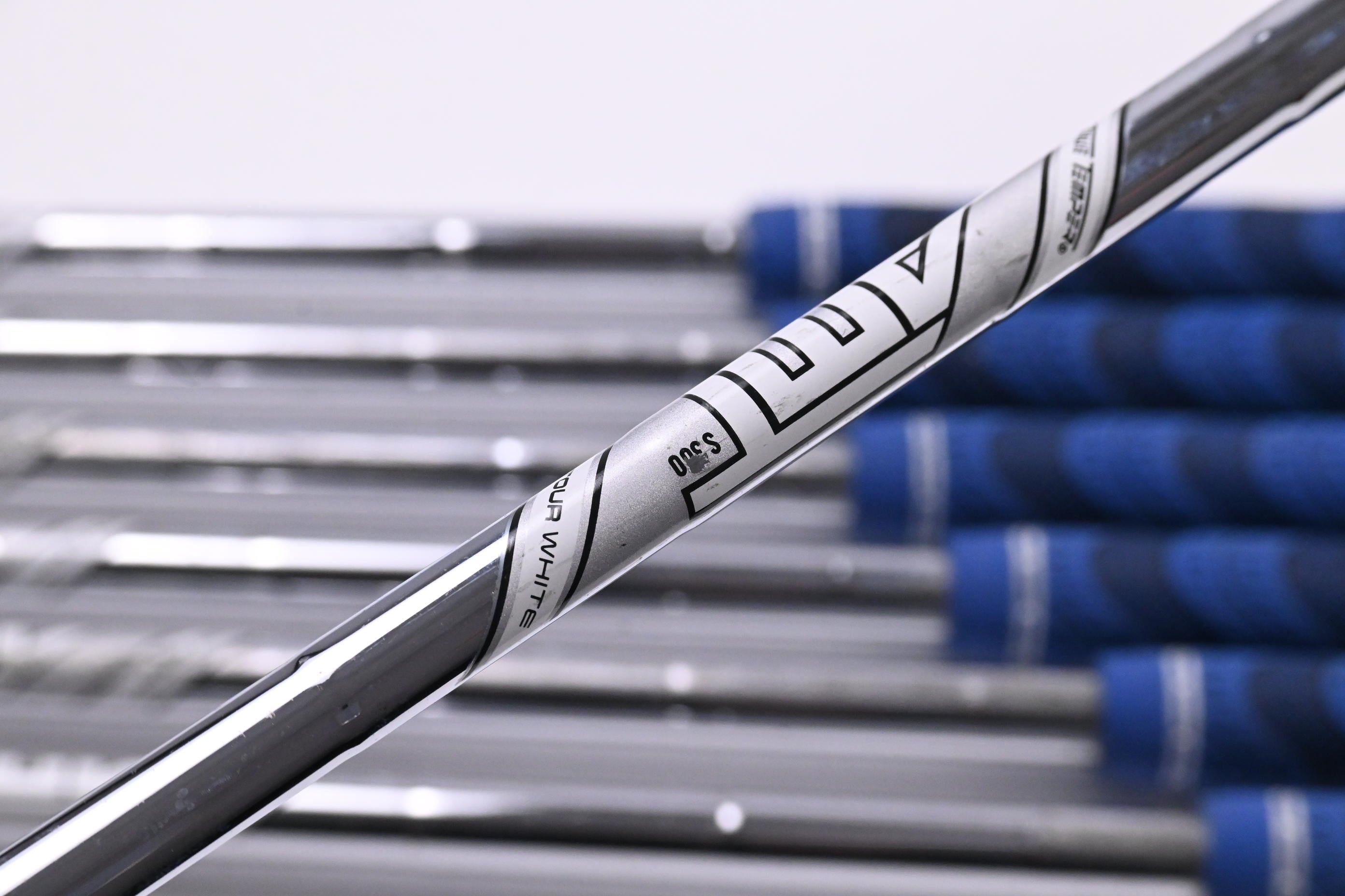 Titleist 718 AP2 Irons / 4-PW / Stiff Flex AMT Tour White S300 Shafts