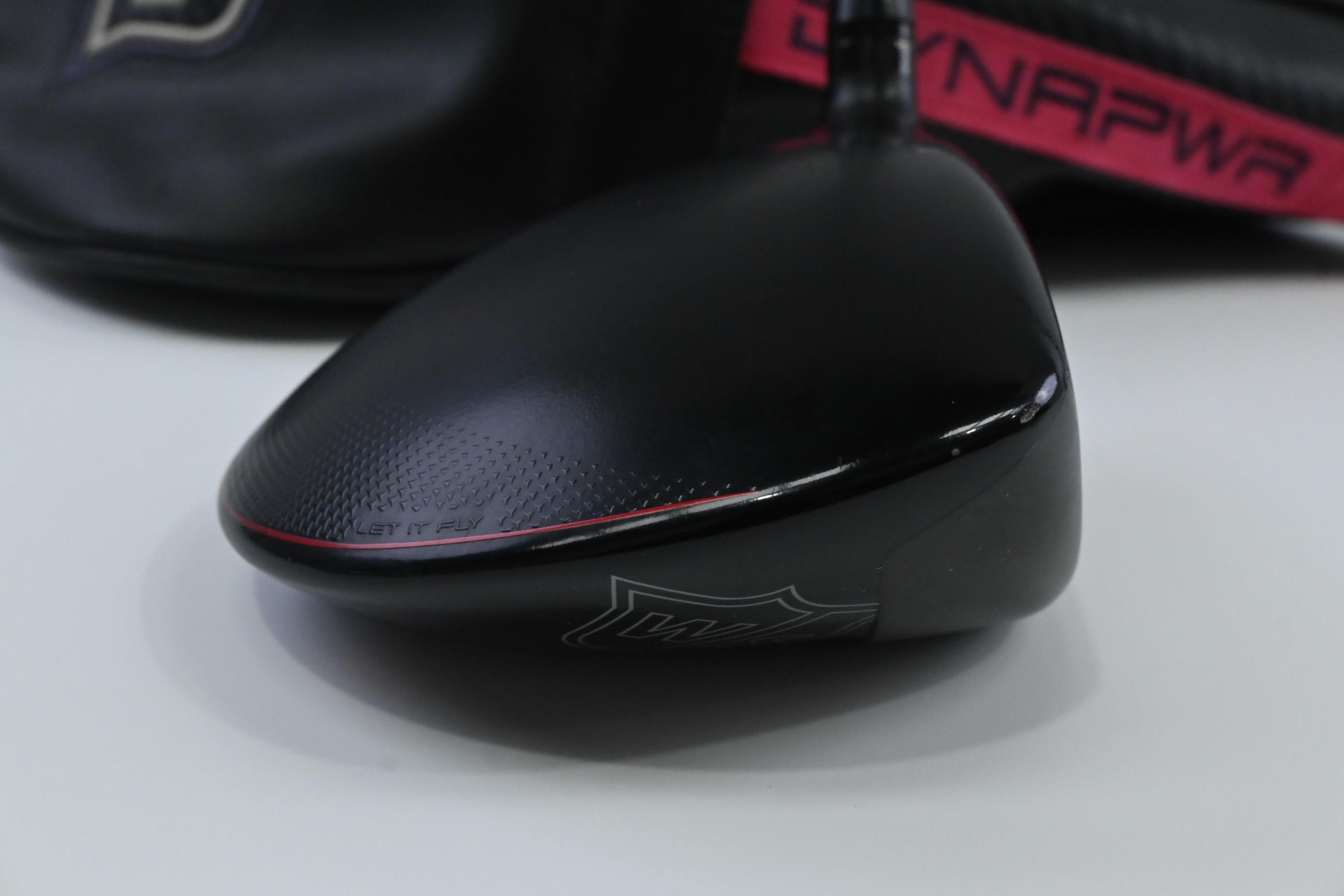 Wilson Dynapower Titanium 2023 Driver / 10.5 Degree / Senior Flex HZRDUS Smoke