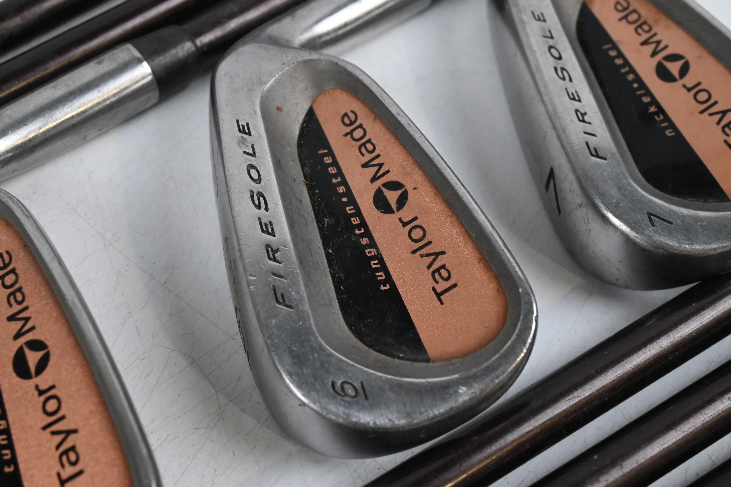 Taylormade Firesole Irons / 3-PW+GW+SW / Regular Flex Taylormade 80 Shafts