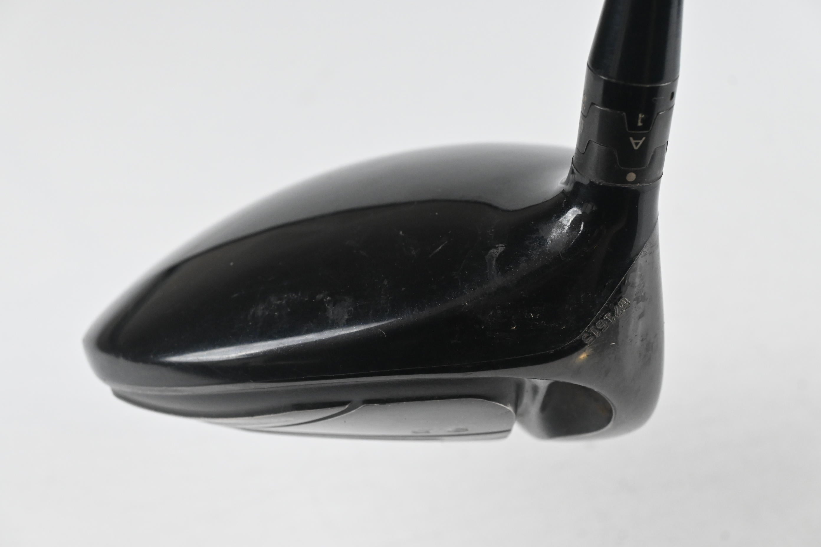 Left Hand Titleist 915 D3 Driver / 9.5 Degree / Regular Flex Aldila Rogue Black