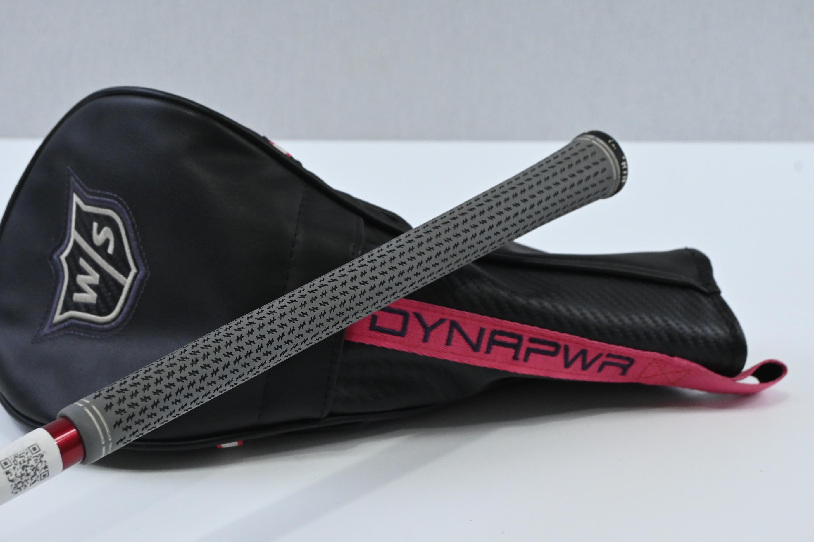 Wilson Dynapower Titanium 2023 Driver / 10.5 Degree / Senior Flex HZRDUS Smoke