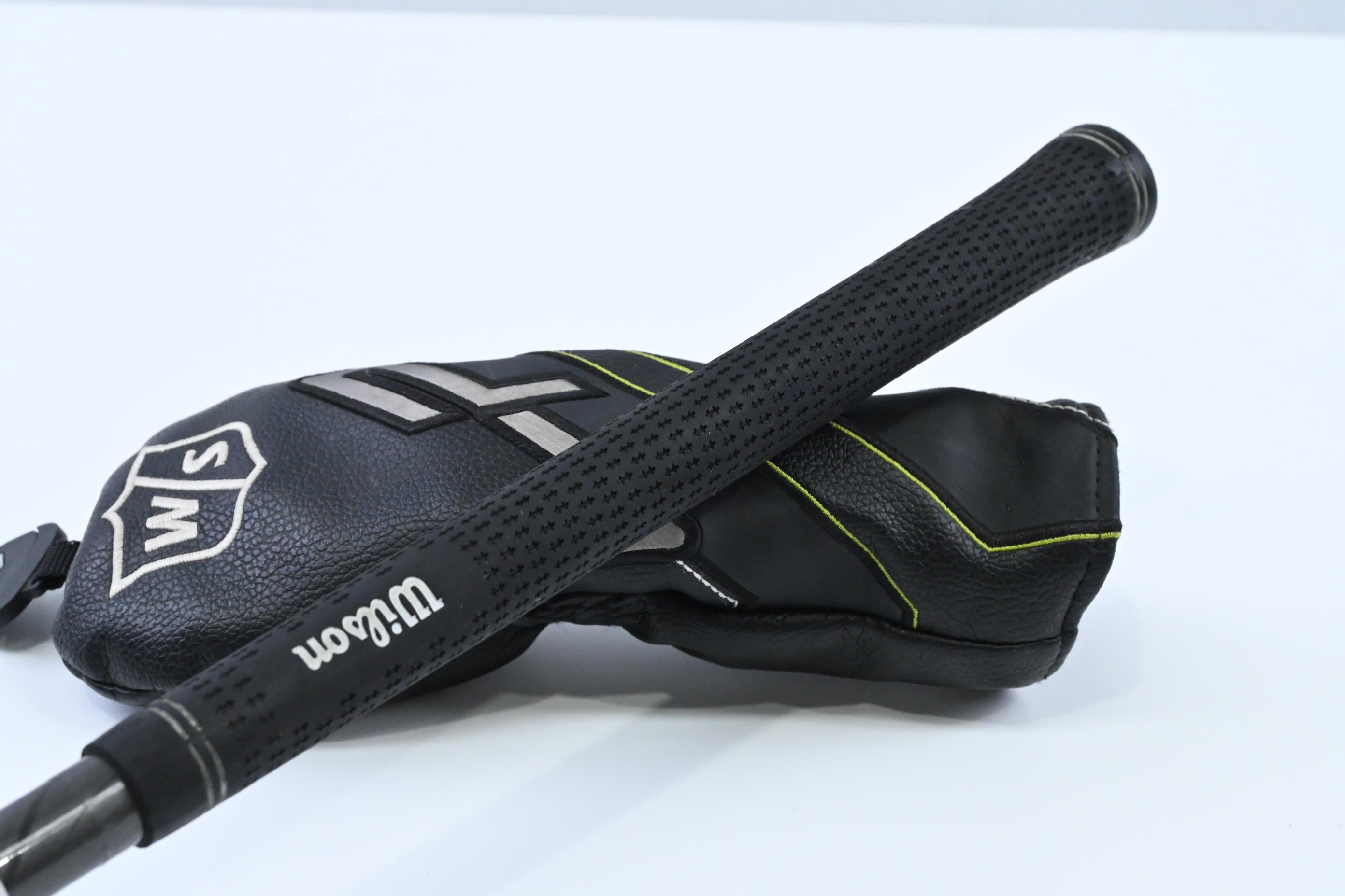Wilson Launch Pad 2022 #4 Hybrid / 22.5 Degree / Regular Flex Evenflow 65 Shaft