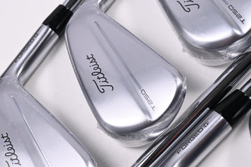 Titleist T250 2025 Irons / 5-PW+48° / Regular Flex AMT Black Shafts