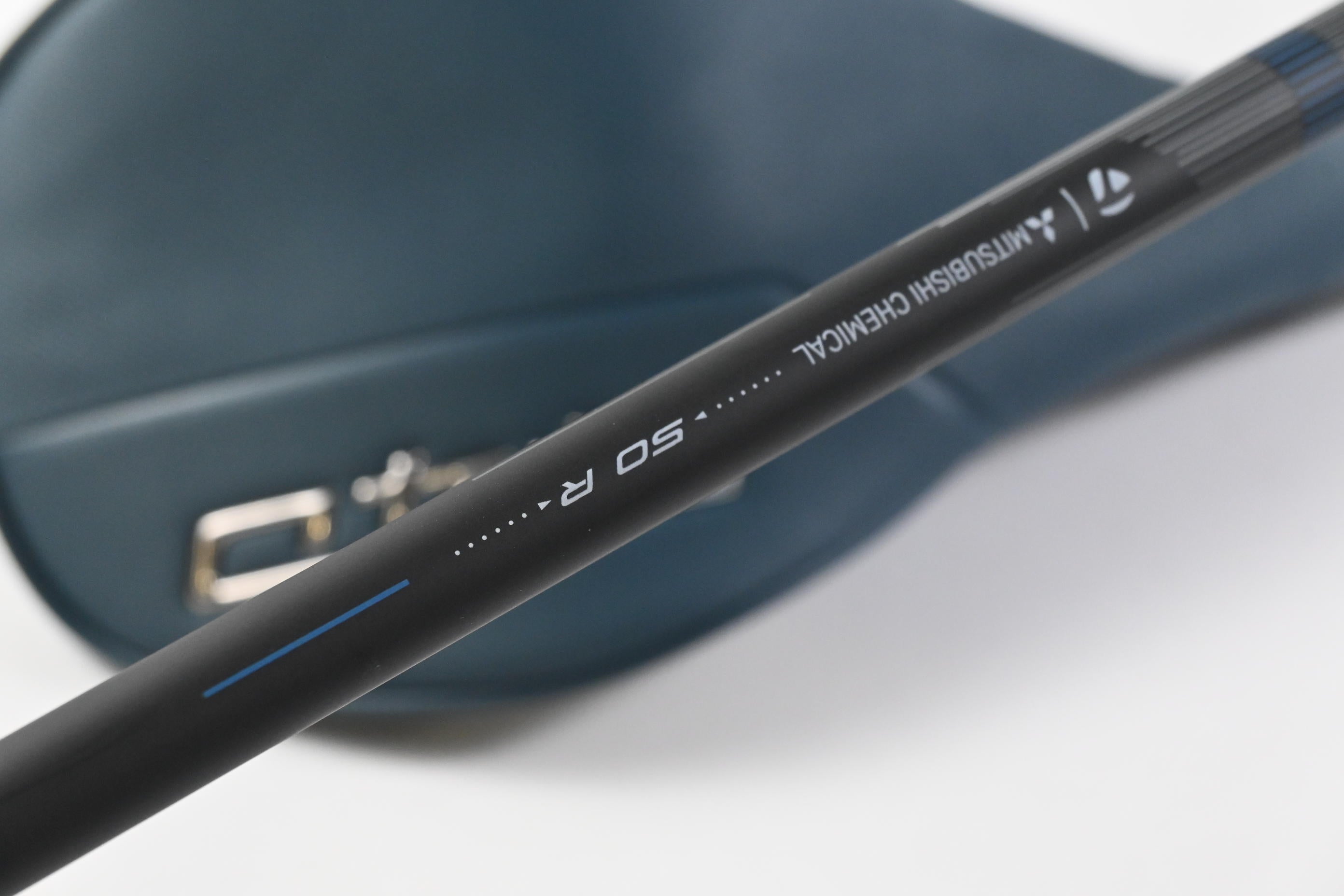 Taylormade Qi4D Driver / 10.5 Degree / Regular Flex Reax Blue 50 Shaft