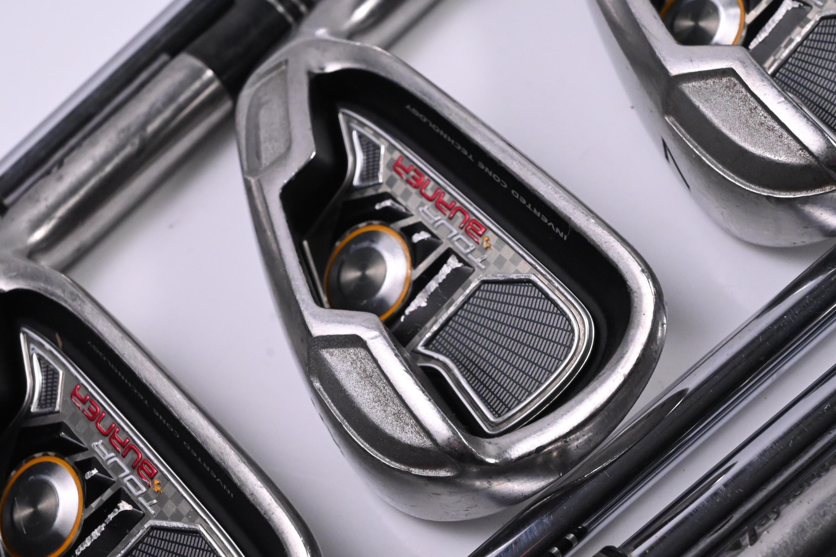 Taylormade Tour Burner Irons / 4-PW+SW / Regular Flex Burner 105 Shafts