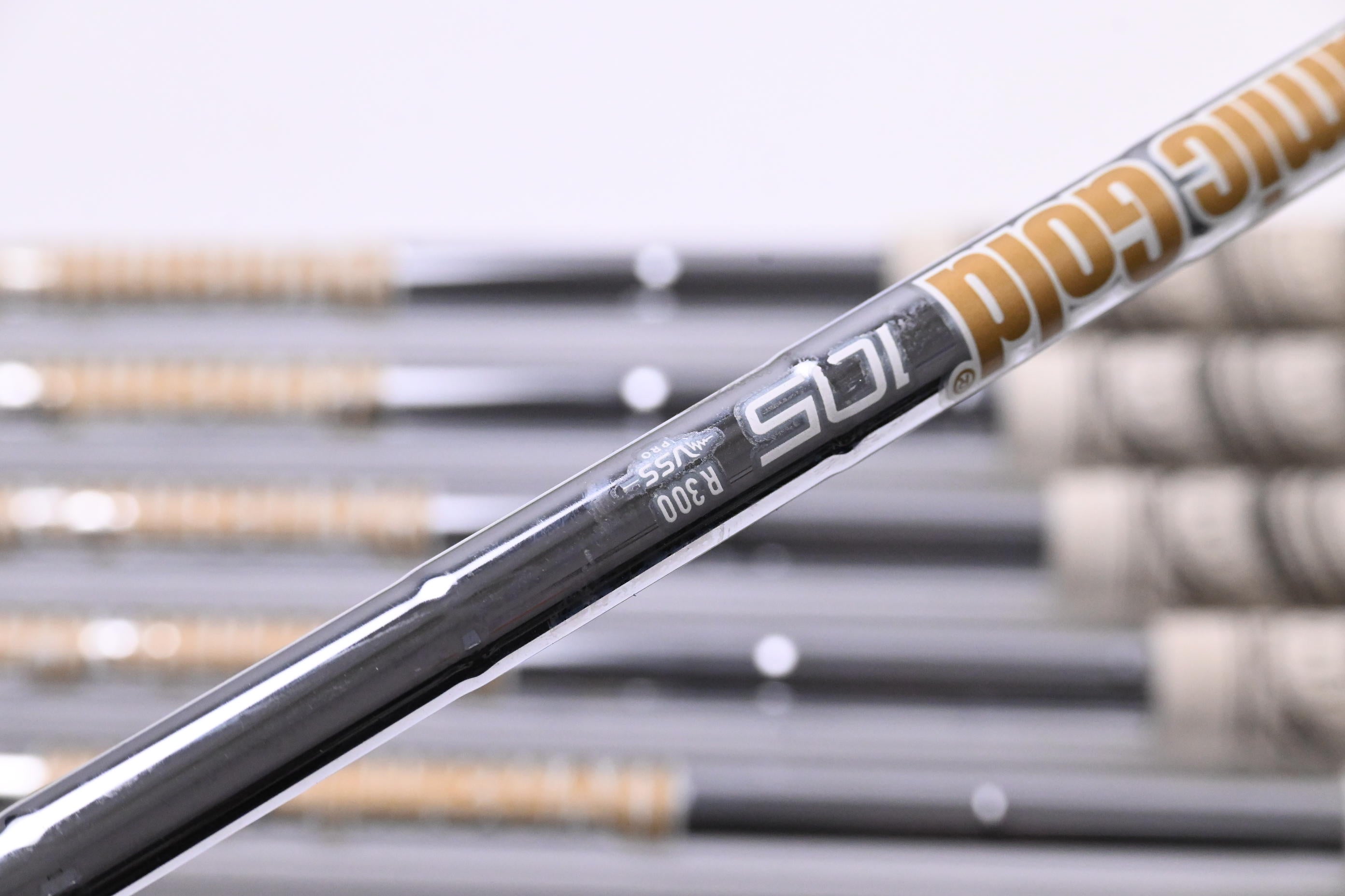 Taylormade P760 Irons / 5-PW / Regular Flex Dynamic Gold 105 R300 Shafts