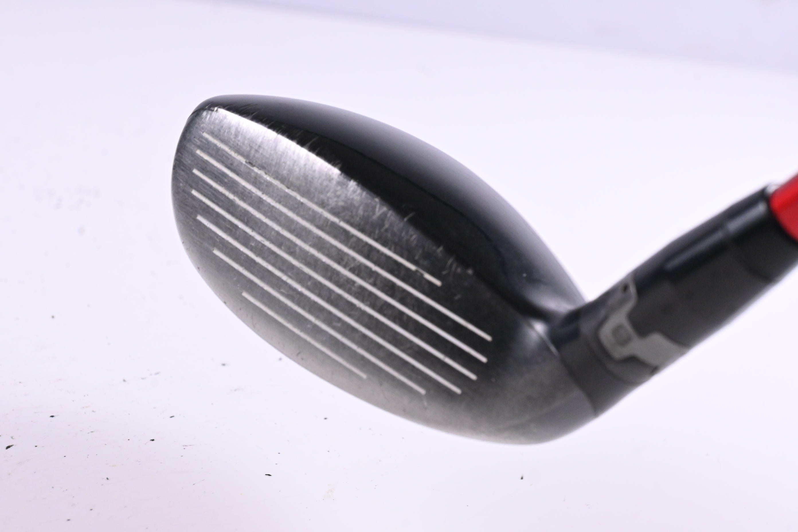 Titleist 913H #3 Hybrid / 19 Degree / Regular Flex Mitsubishi Bassara 60 Shaft