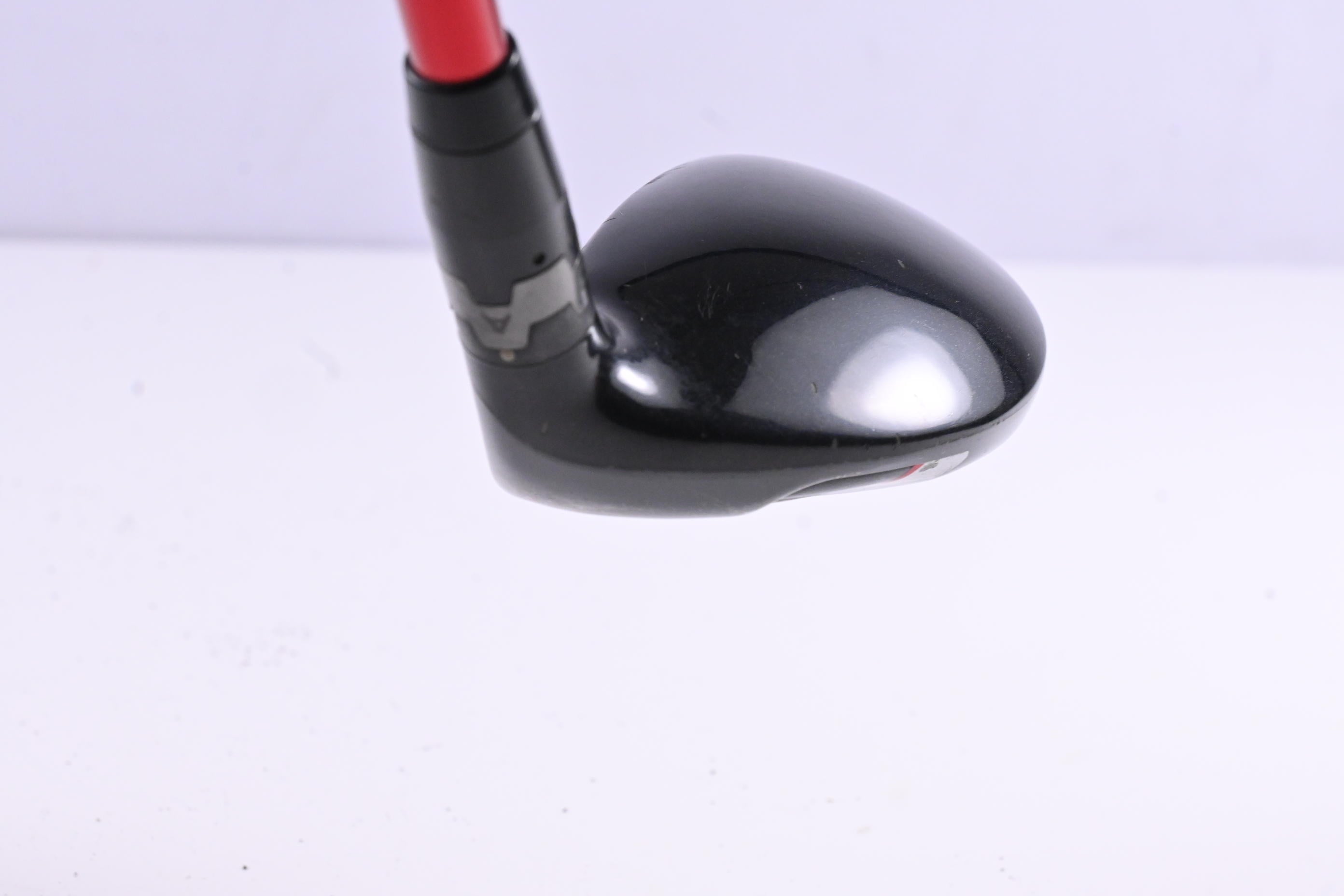 Titleist 913H #3 Hybrid / 19 Degree / Regular Flex Mitsubishi Bassara 60 Shaft