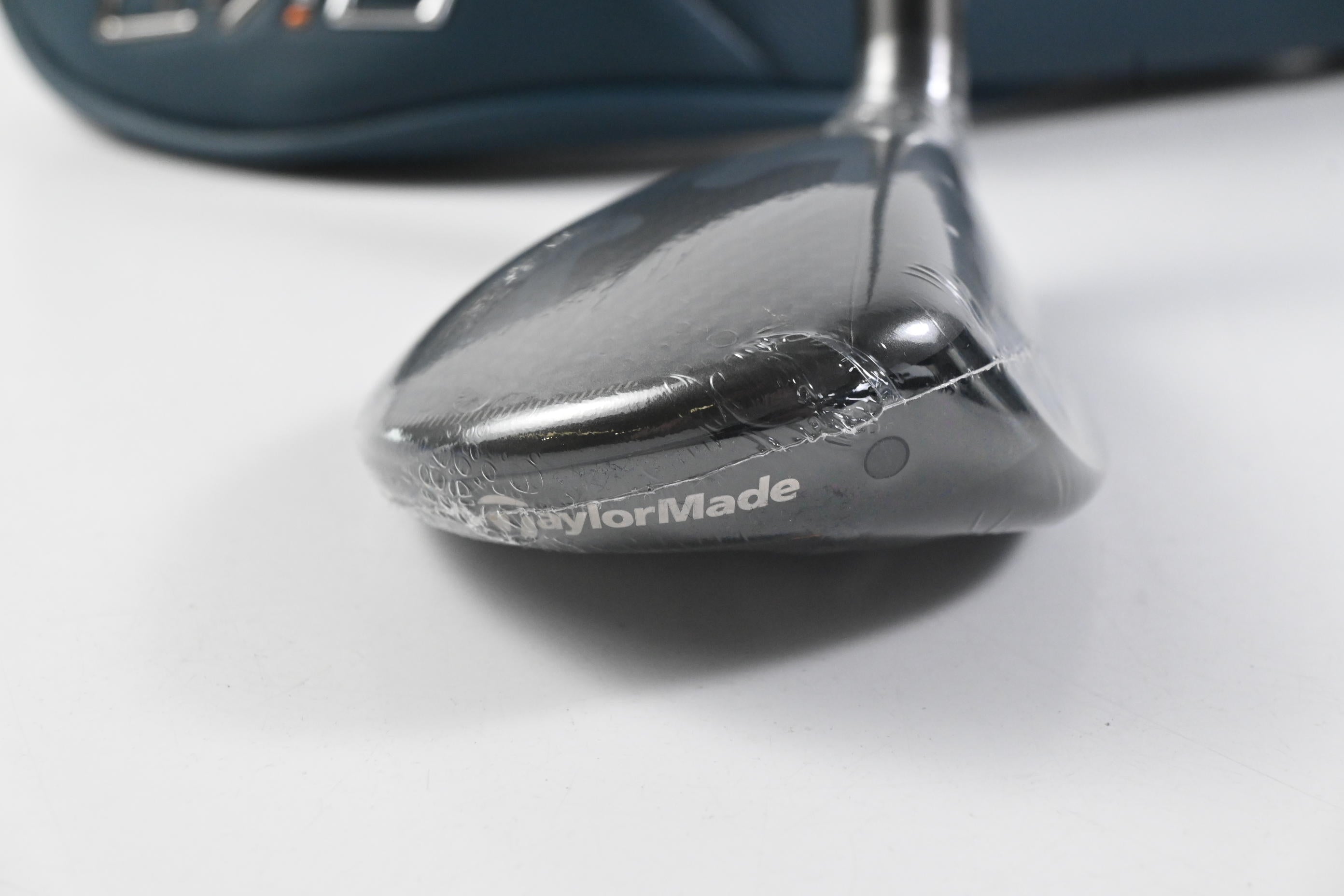 Taylormade Qi4D #6 Hybrid / 30 Degree / Regular Flex REAX By KBS 50 Shaft