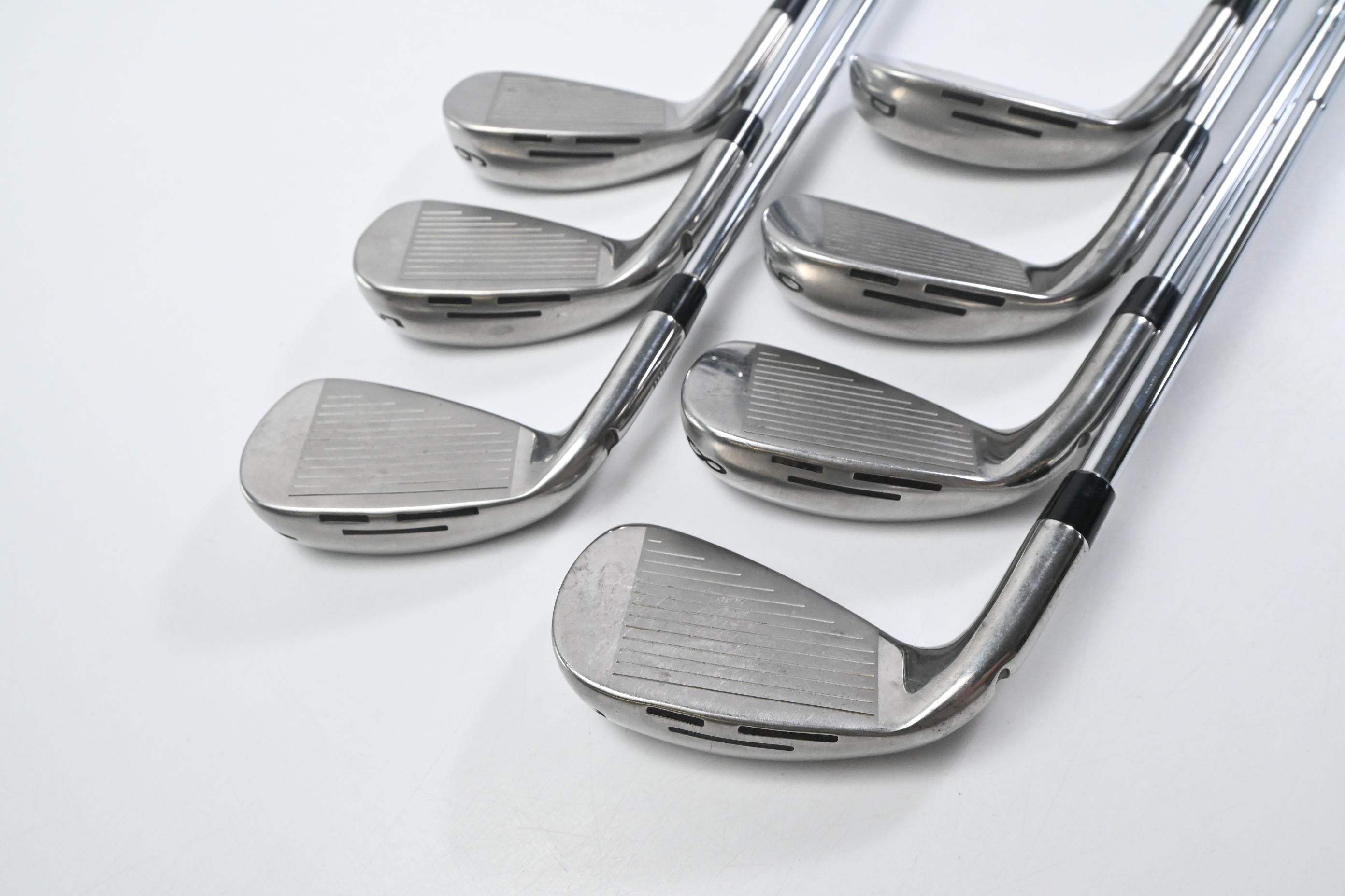 Wilson D9 Irons / 4-PW / Stiff Flex Dynamic Gold S300 Shafts
