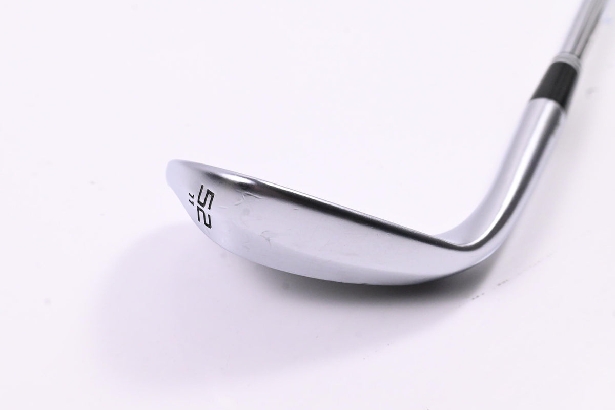 Cleveland CBX Zipcore Gap Wedge / 52 Degree / Wedge Flex Dynamic Gold Spinner