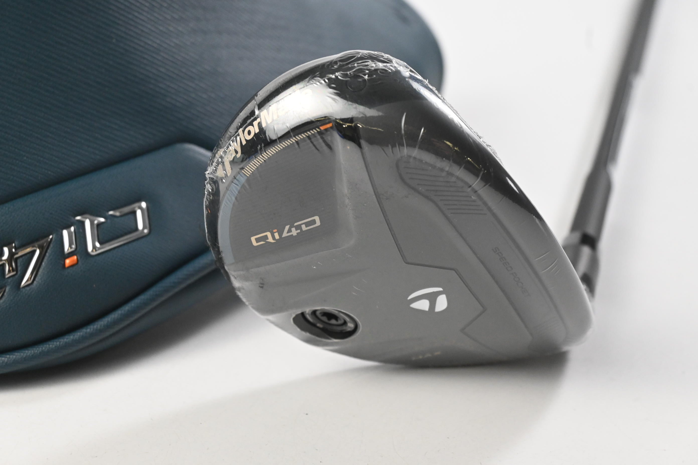Taylormade Qi4D Max #5 Hybrid / 26 Degree / Regular Flex REAX By KBS 50 Shaft
