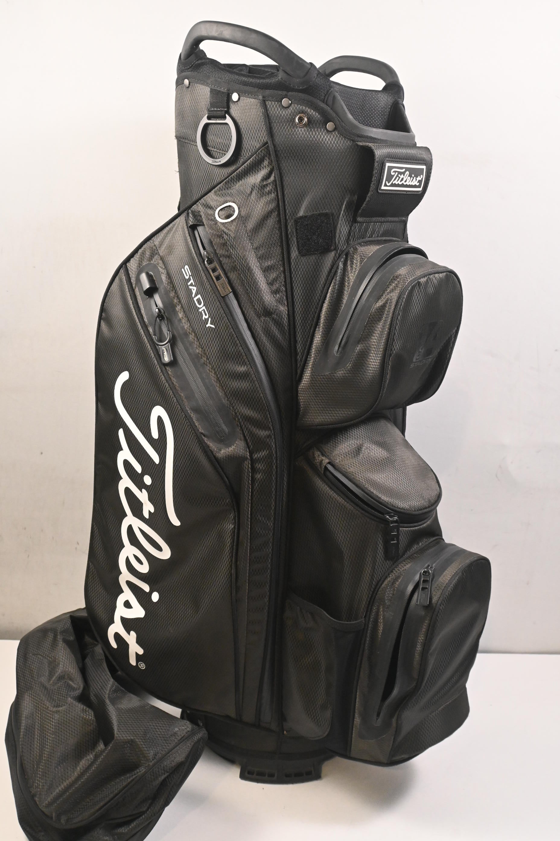 Titleist Cart 14 StaDry Cart Bag / 14-Way Divider / Black, White