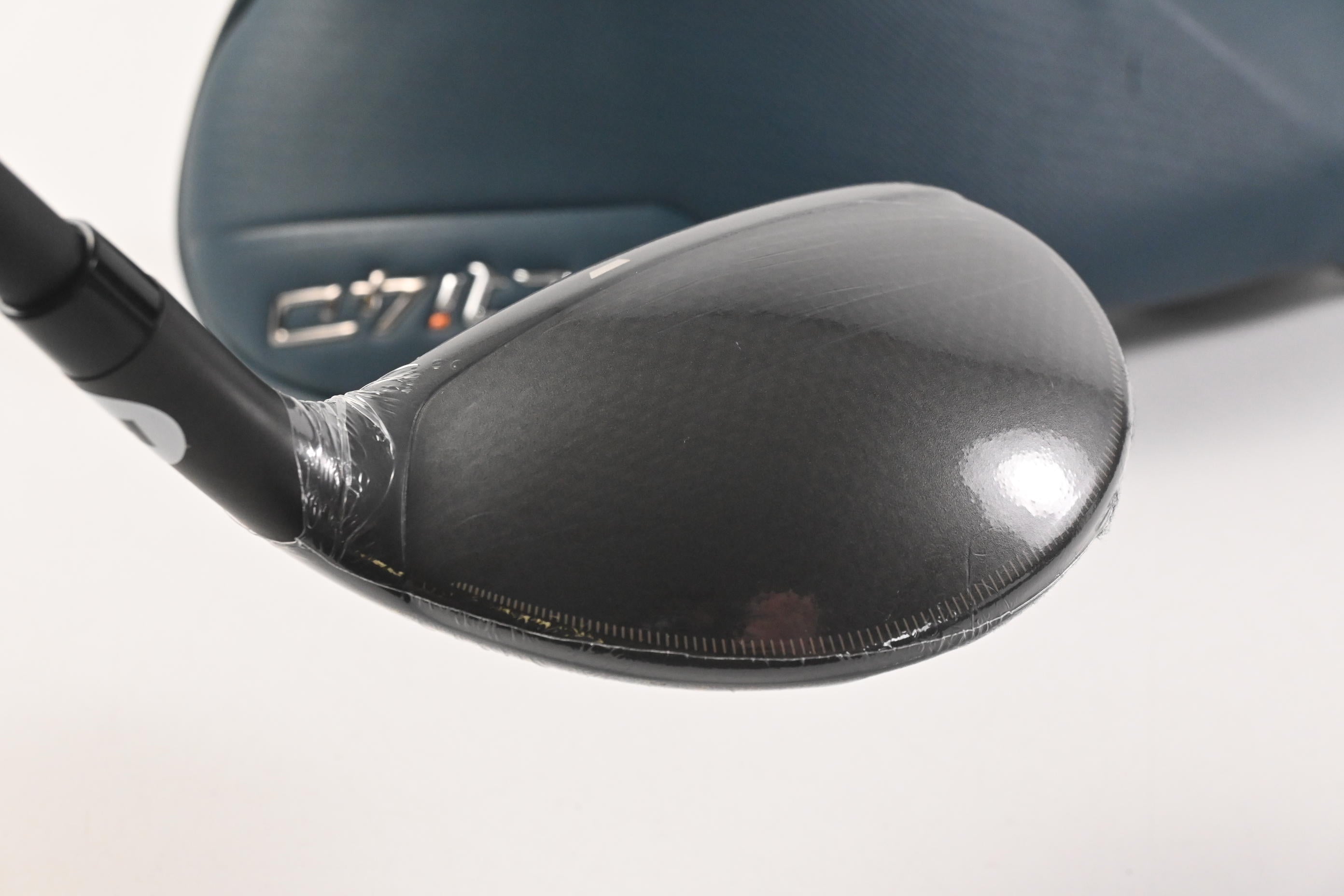 Taylormade Qi4D Max #5 Hybrid / 26 Degree / Regular Flex REAX By KBS 50 Shaft