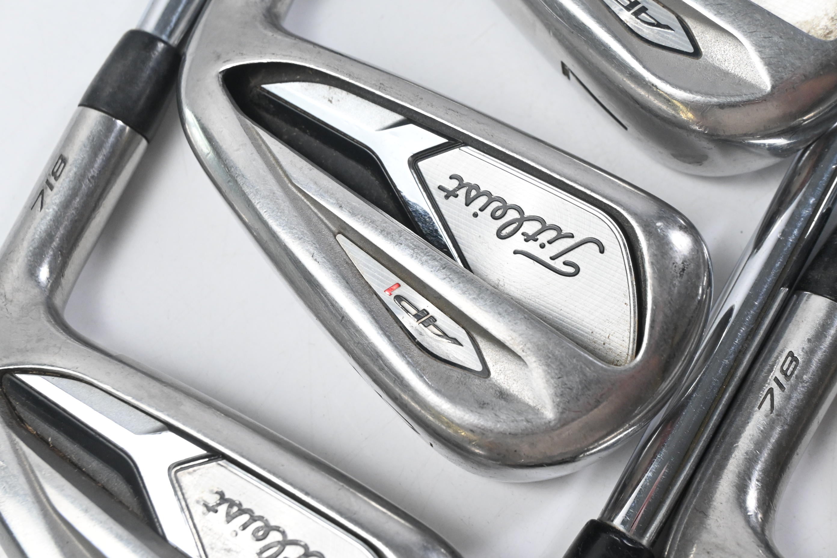 Titleist 718 AP1 Irons / 5-PW+GW / Regular Flex AMT Black R300 Shafts