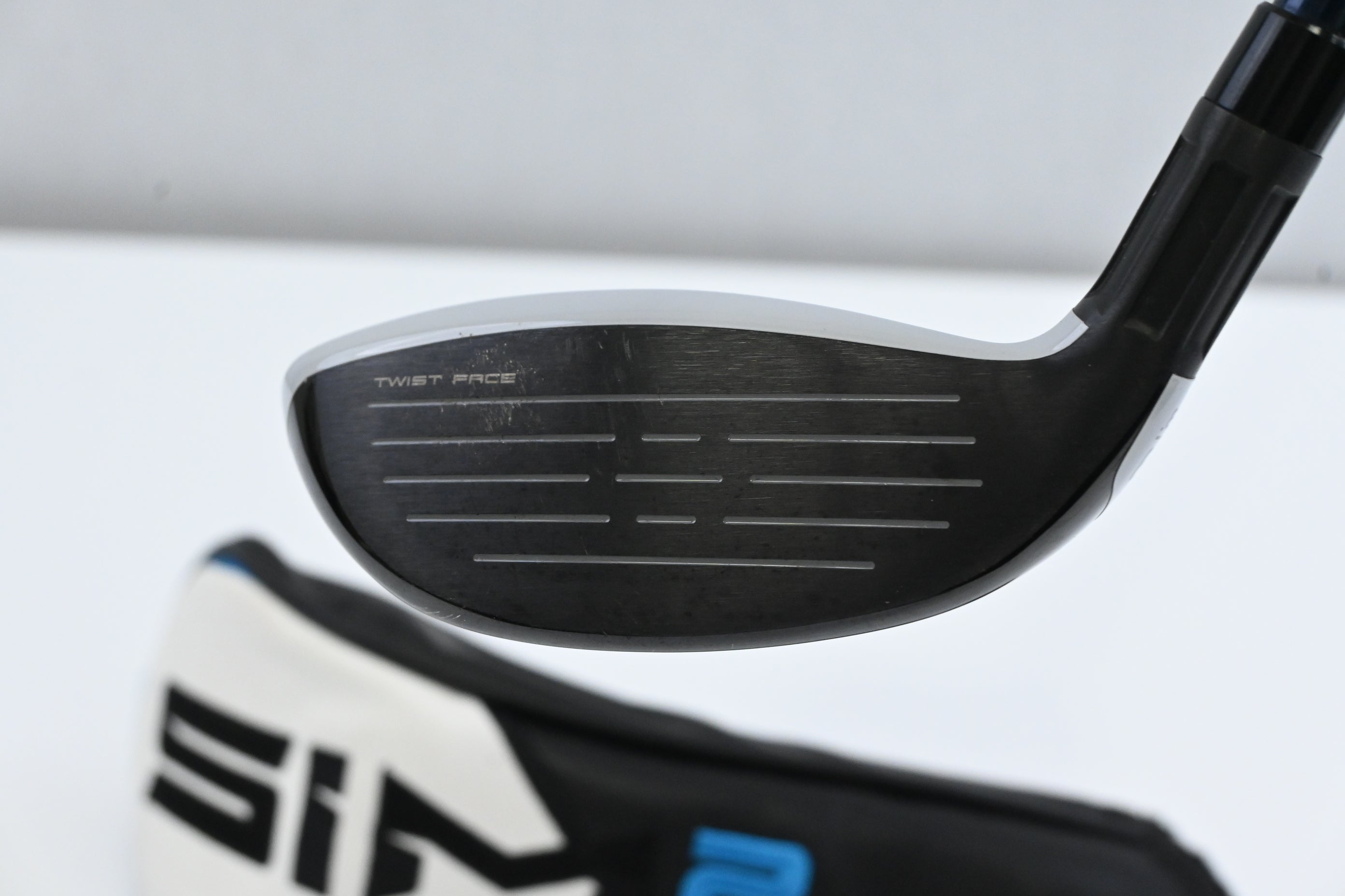 Taylormade SIM2 Max #3 Hybrid / 19 Degree / Regular Flex Fujikura Ventus Blue 6