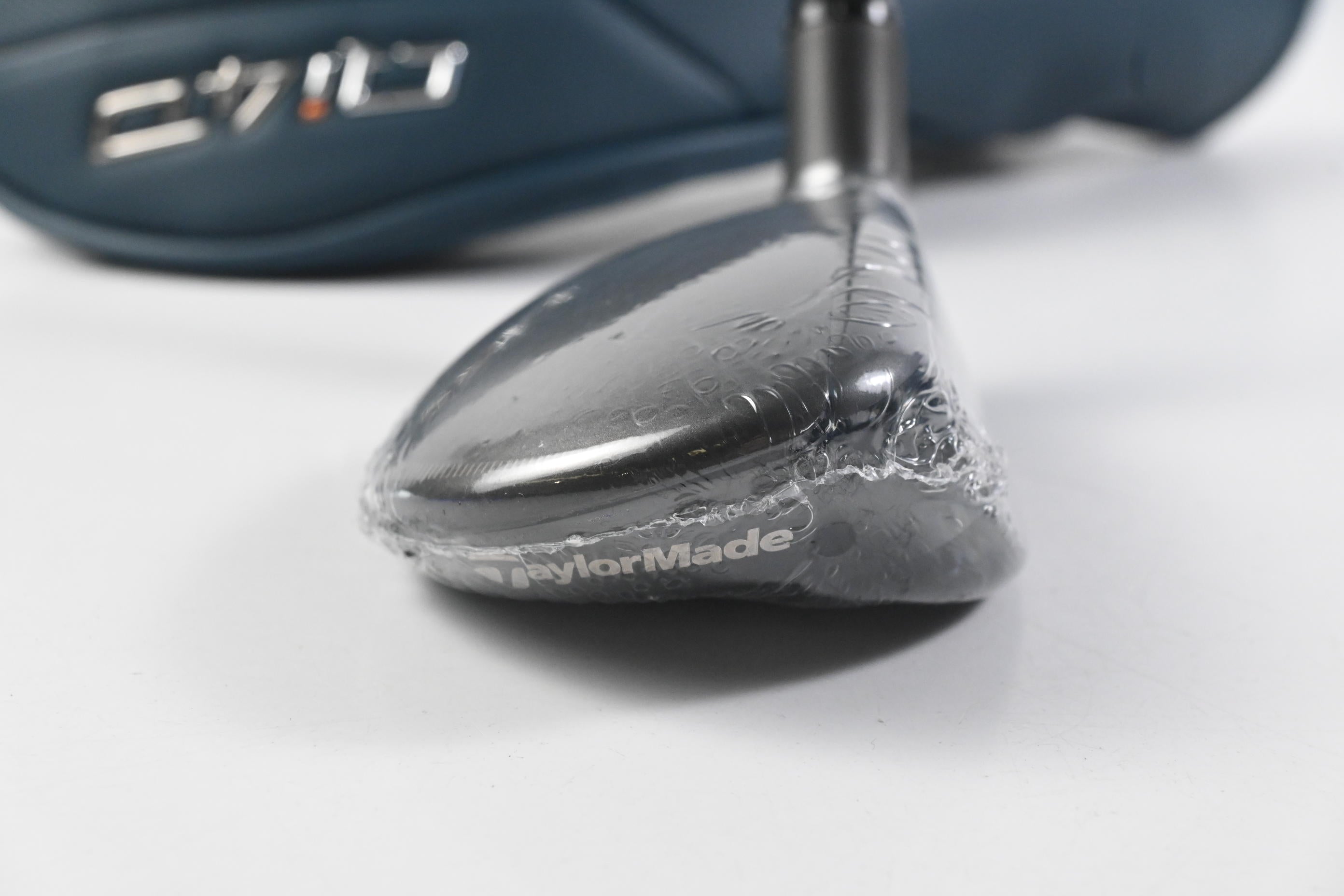 Taylormade Qi4D #4 Hybrid / 22 Degree / Regular Flex REAX By KBS 65 Shaft