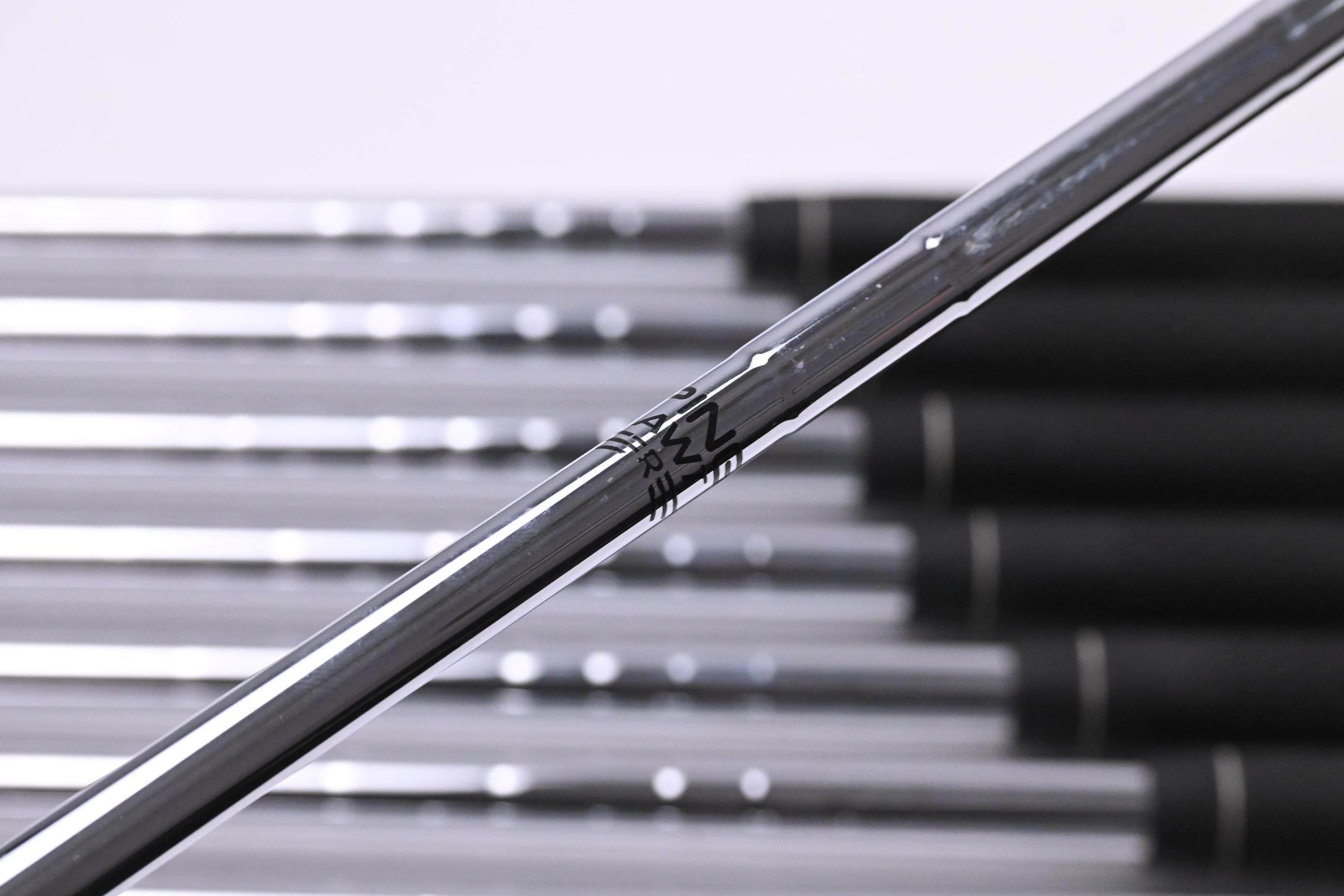 Ping G10 Irons / 4-PW+SW / Black Dot / Regular Flex Ping AWT Shafts