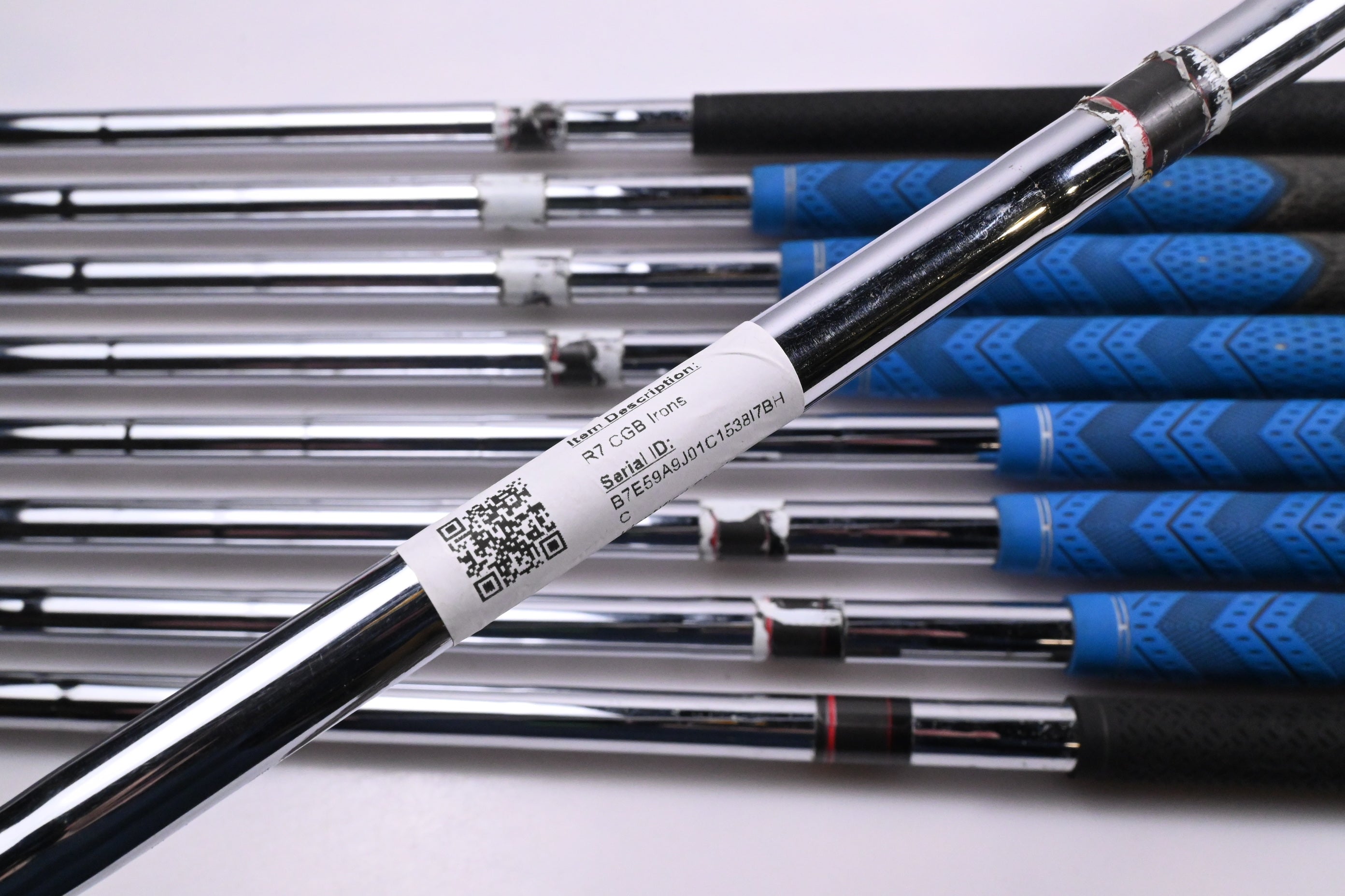 Taylormade R7 CGB Irons / 3-PW+SW / Stiff Flex Taylormade Shafts