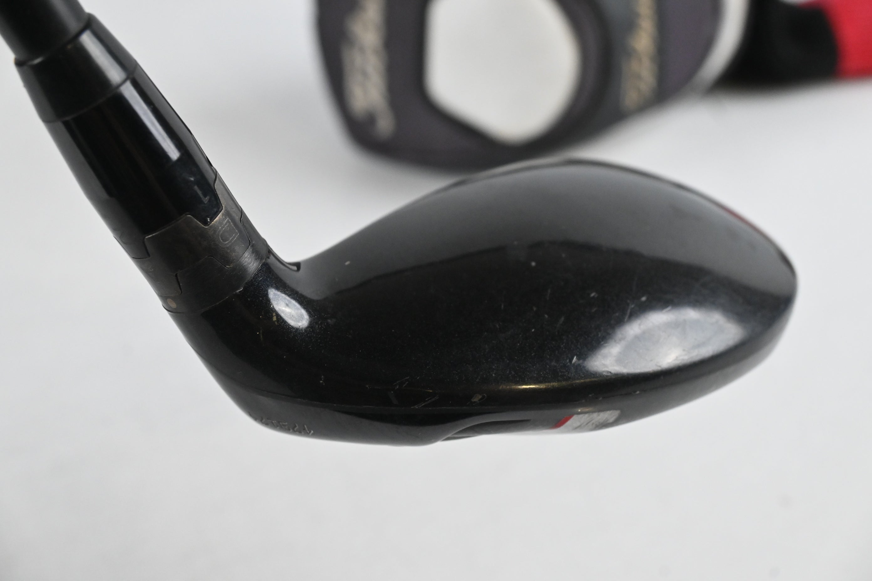 Titleist 913H.d #2 Hybrid / 18 Degree / Stiff Flex Diamana D+92 Shaft
