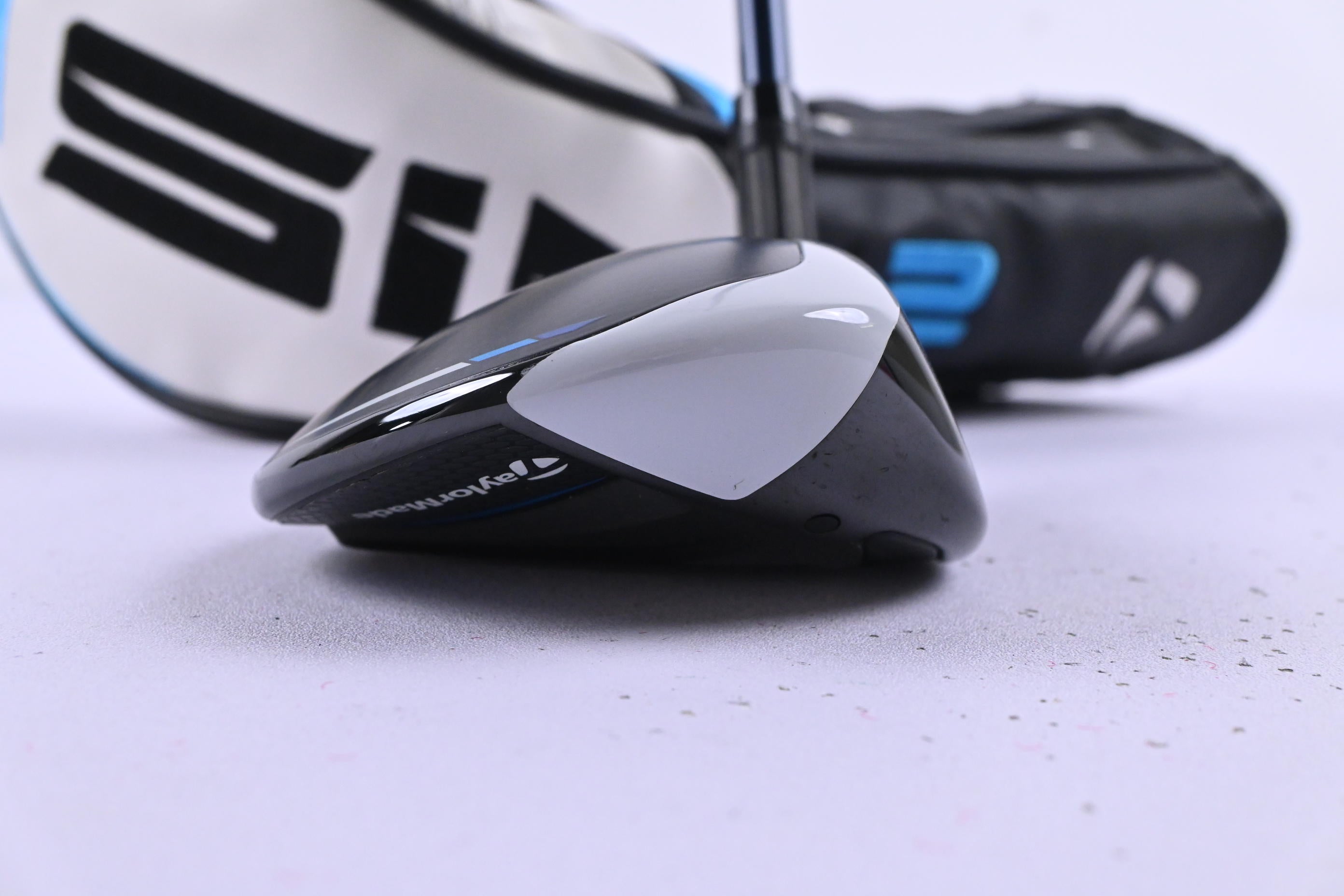 Taylormade SIM2 Max #7 Wood / 21 Degree / Regular Flex Fujikura Ventus Blue 5
