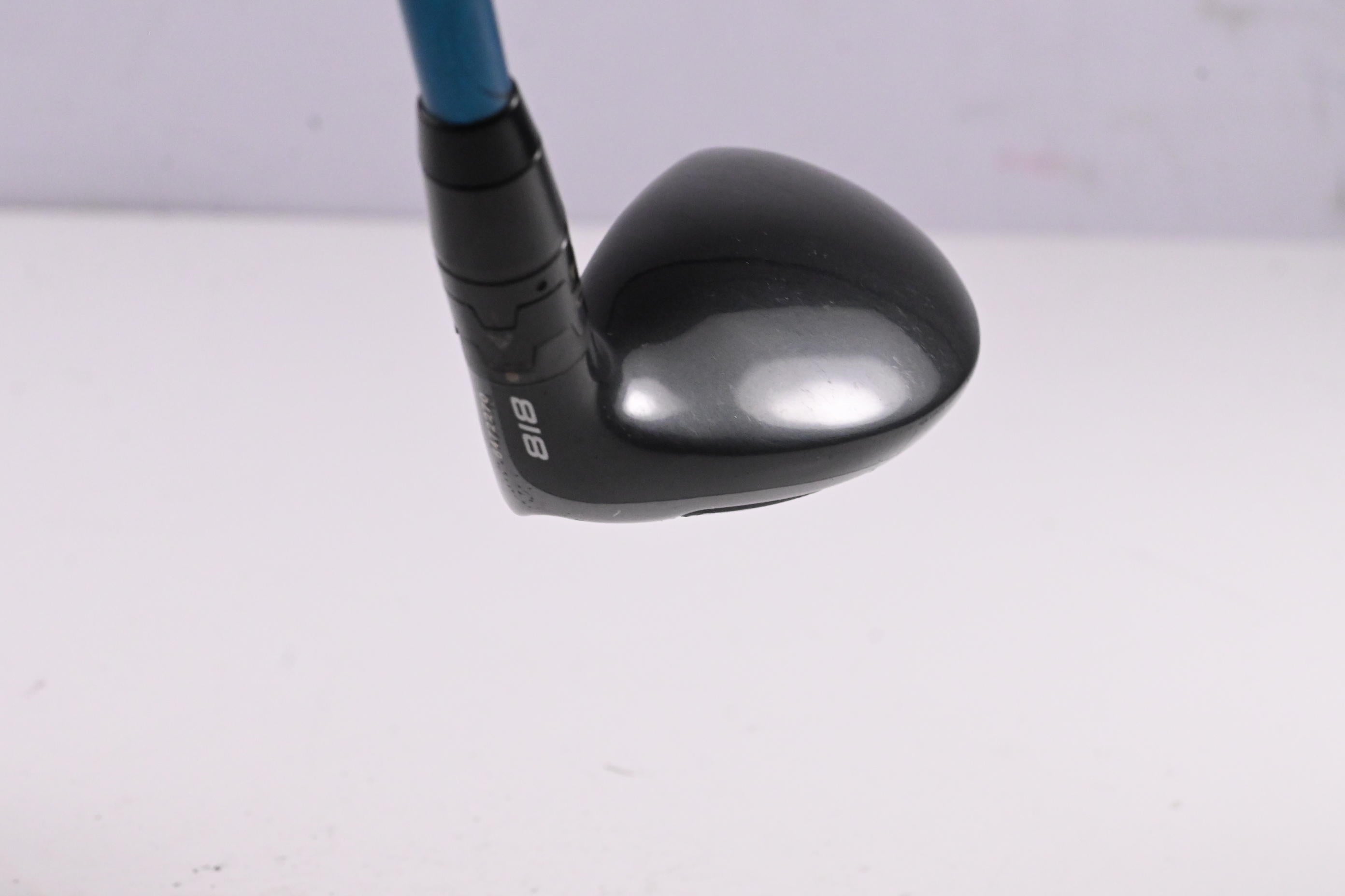 Titleist 818 H2 #3 Hybrid / 19 Degree / Stiff Flex Evenflow Blue 85 Shaft