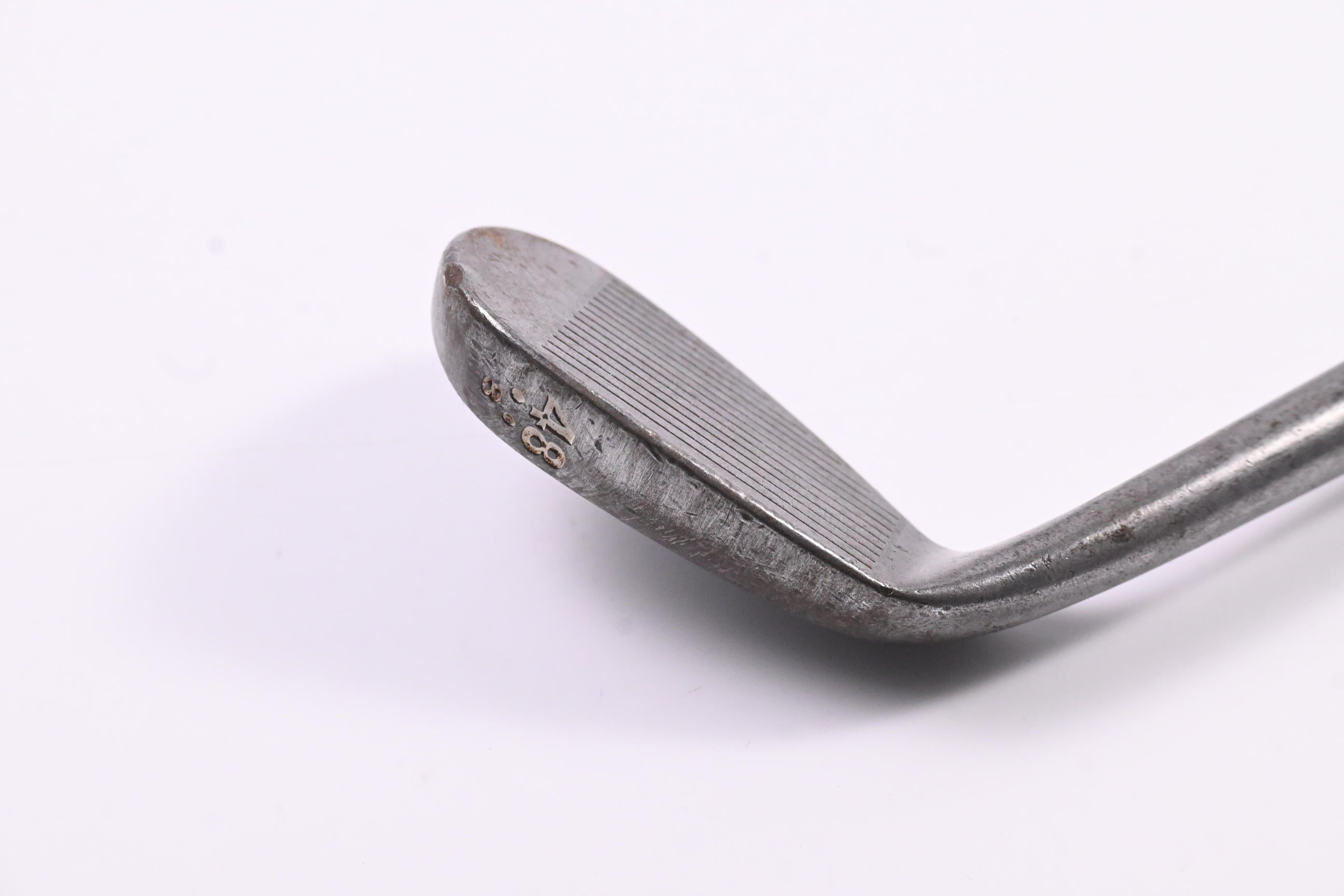 Cleveland CG17 Pitching Wedge / 48 Degree / Stiff Flex Dynamic Gold S200 Shaft