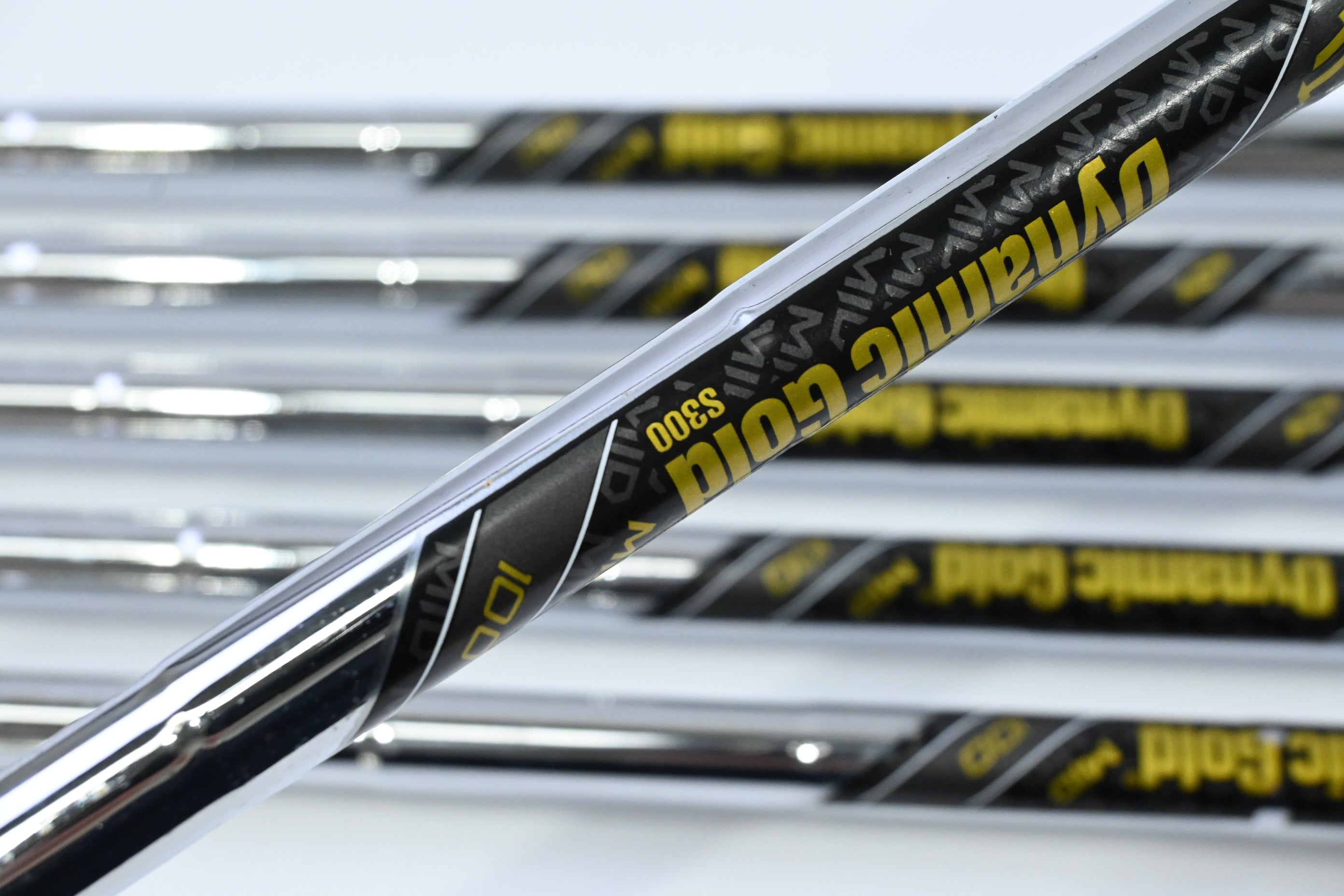Callaway Apex Ai200 Irons / 5-PW / Stiff Flex Dynamic Gold 100 S300 Shafts