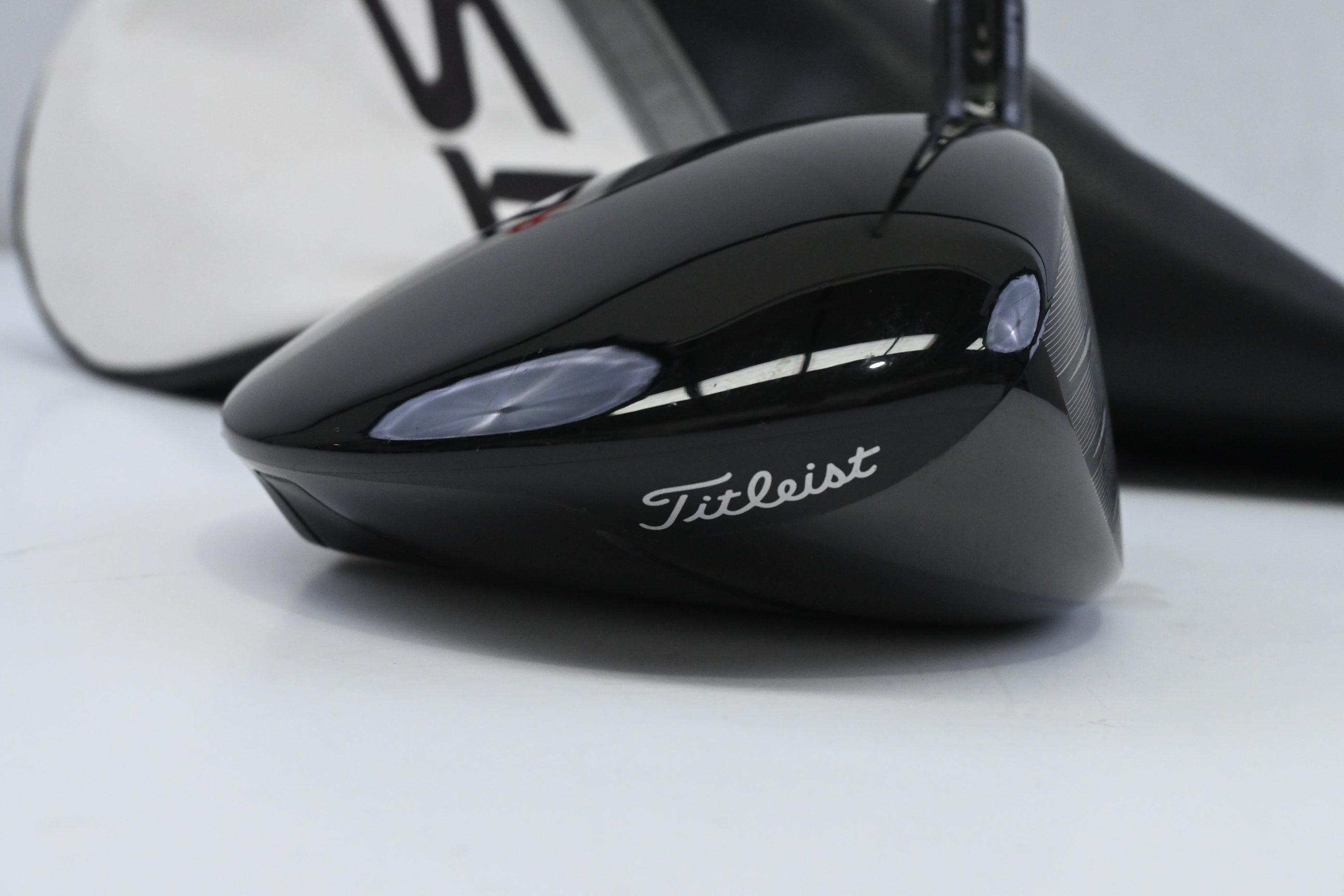 Titleist TSR2 Driver / 11 Degree / Regular Flex Tensei AV Blue 55 Shaft