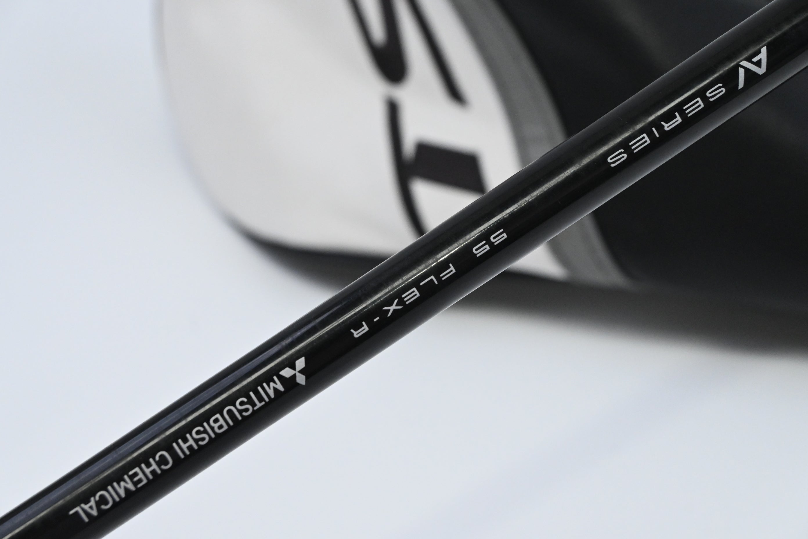 Titleist TSR2 Driver / 11 Degree / Regular Flex Tensei AV Blue 55 Shaft