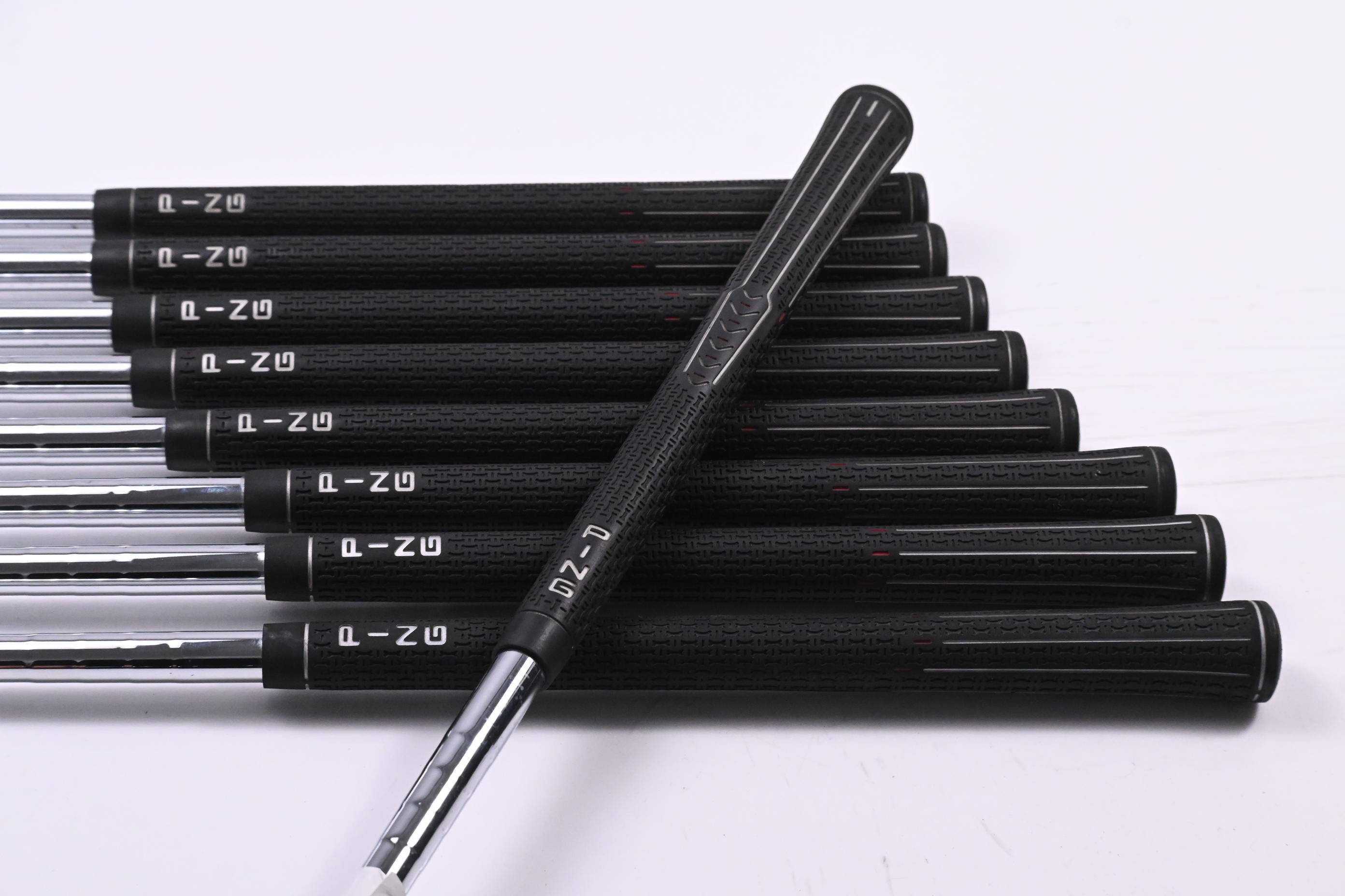 Ping G15 Irons / 3-PW+SW / Black Dot / Regular Flex Ping AWT Shafts