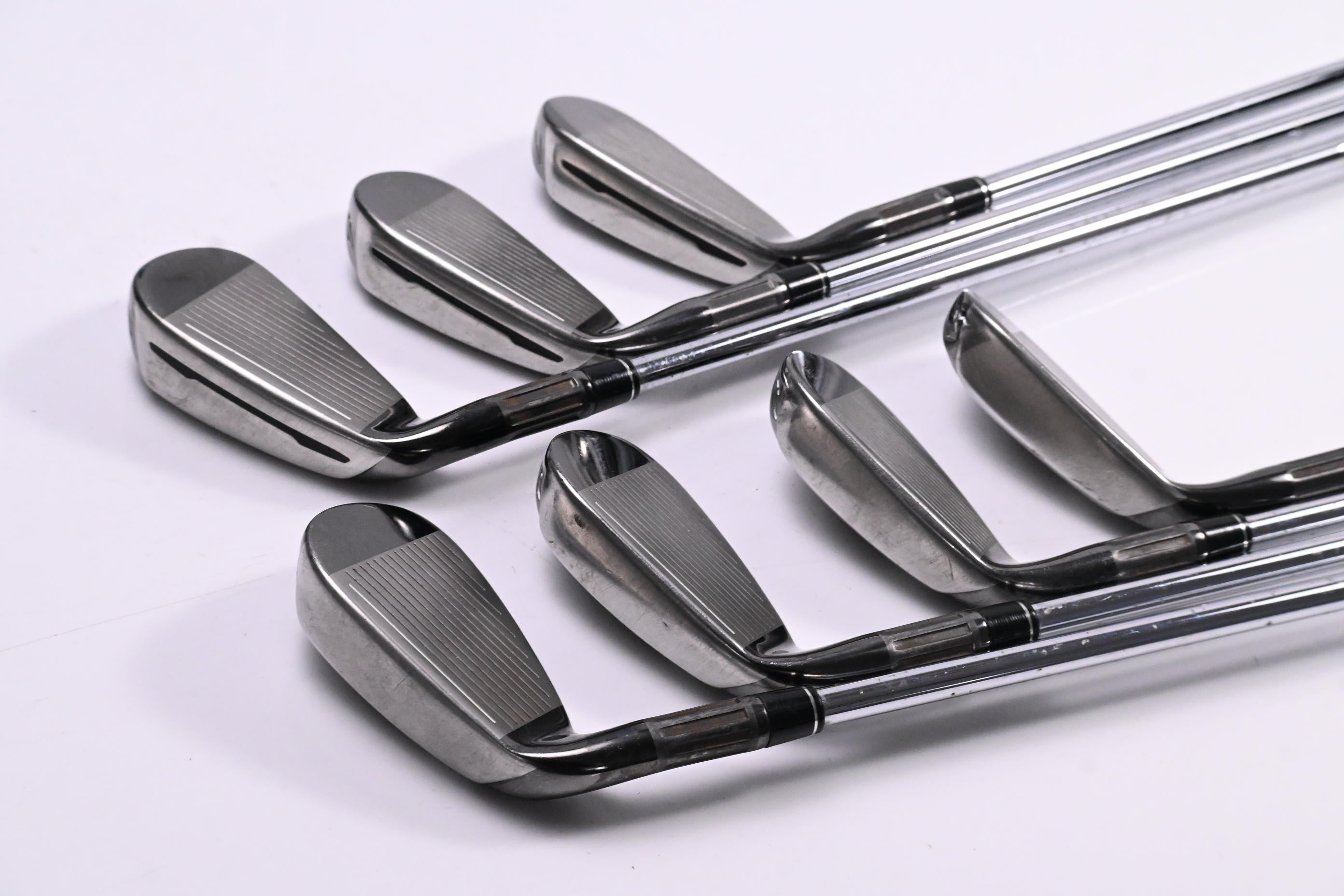 Taylormade M2 2016 Irons / 5-PW+GW / Regular Flex Reax 88 Shafts