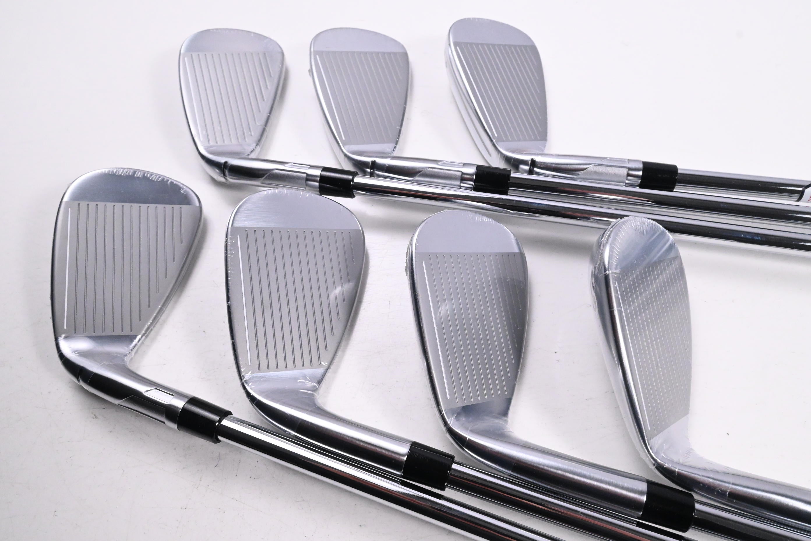 Taylormade Qi Irons / 5-PW+SW / Regular Flex KBS Max MT 85 Shafts