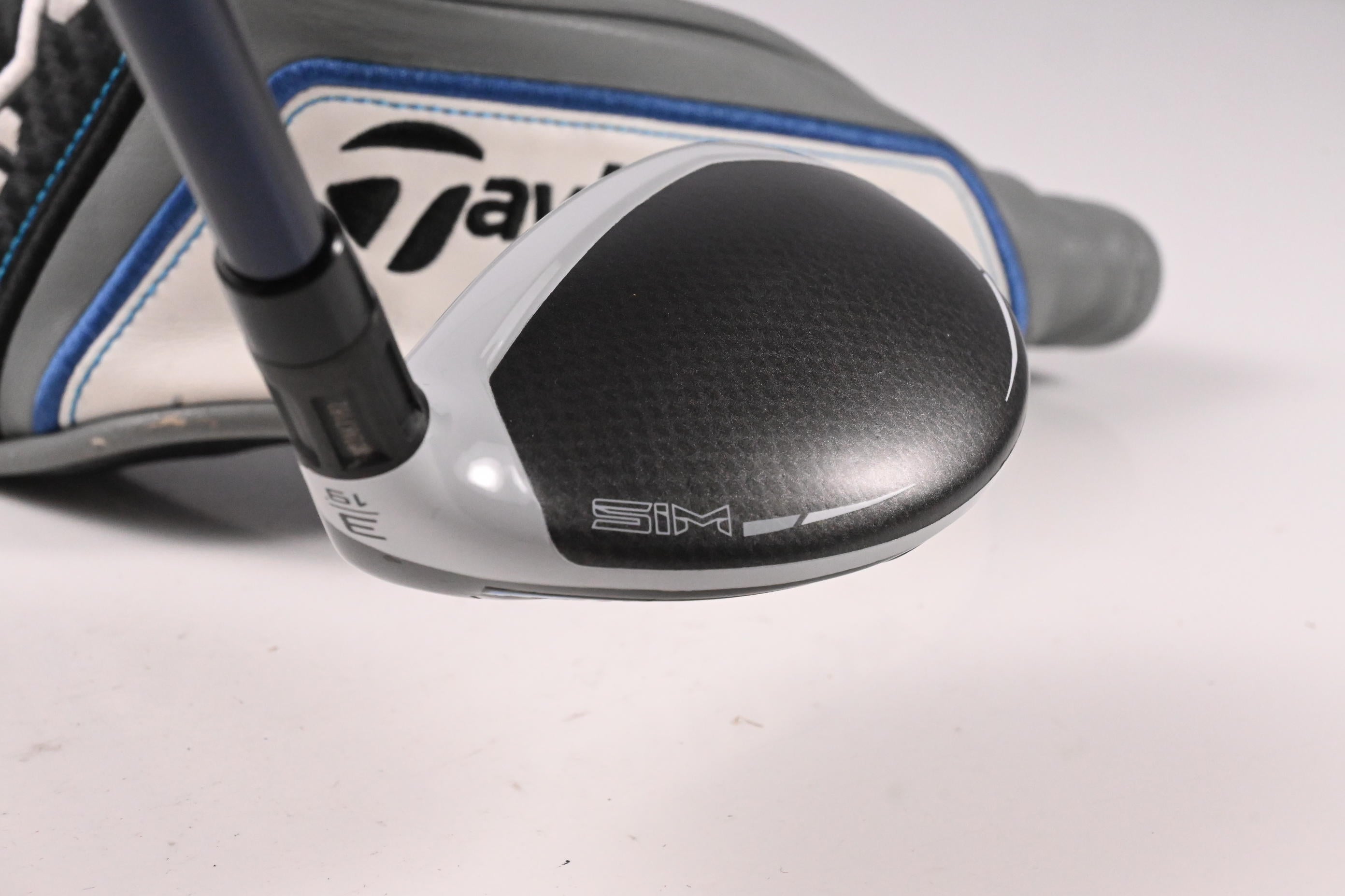 Taylormade SIM Max #3 Hybrid / 19 Degree / Stiff Flex Ventus Blue 7 Shaft