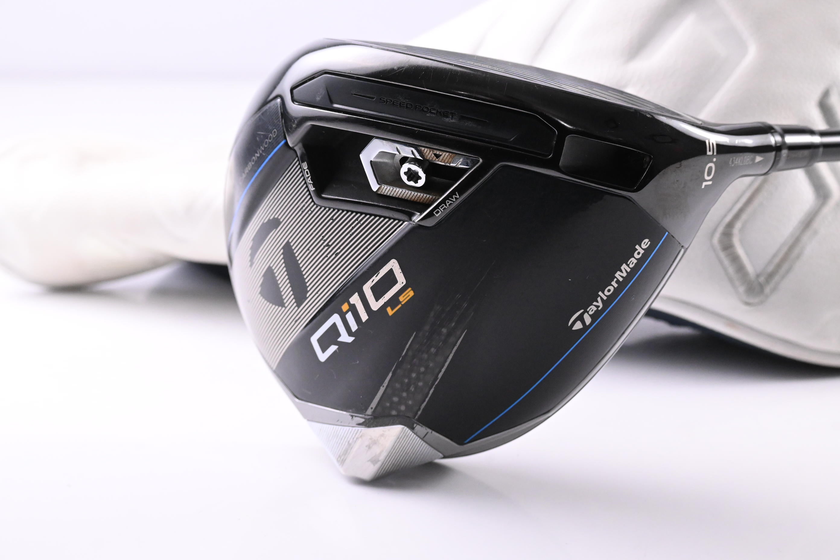 Taylormade Qi10 LS Driver / 10.5 Degree / X-Flex Kai'li White 70 Shaft
