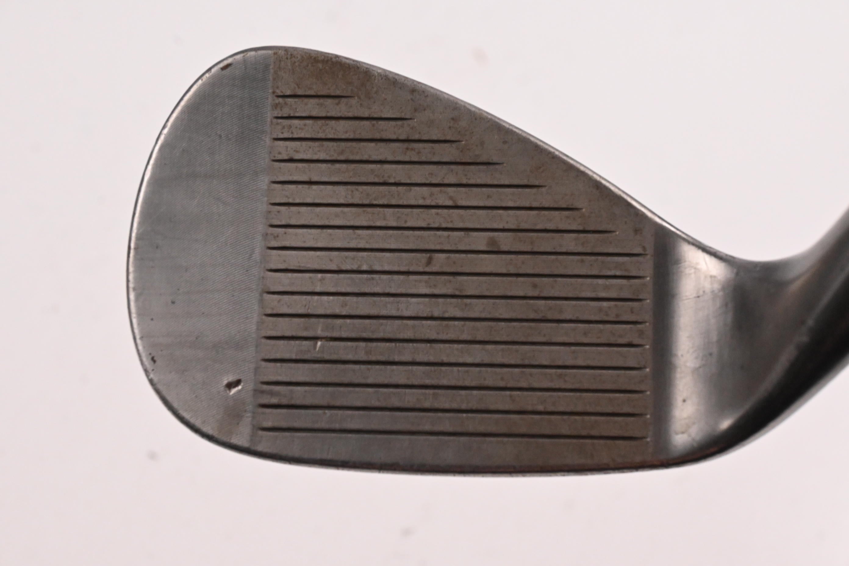 Titleist Vokey SM8 Pitching Wedge / 48 Degree / Stiff Flex Dynamic Gold S400